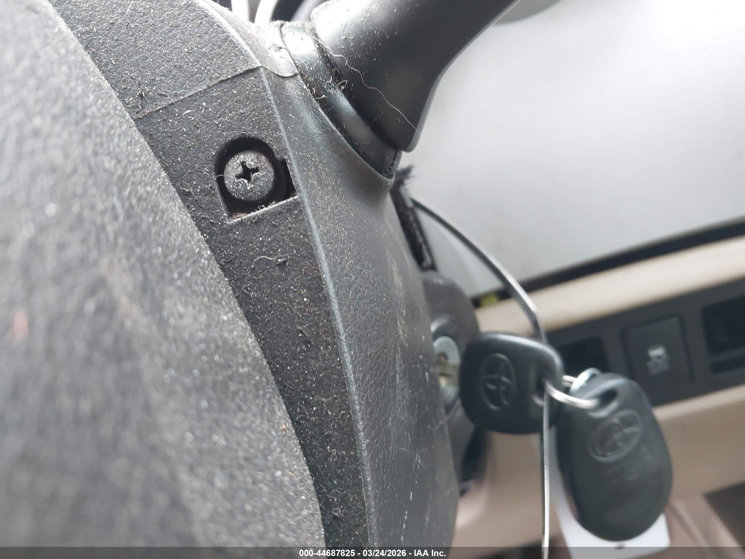 TOYOTA TUNDRA image 11
