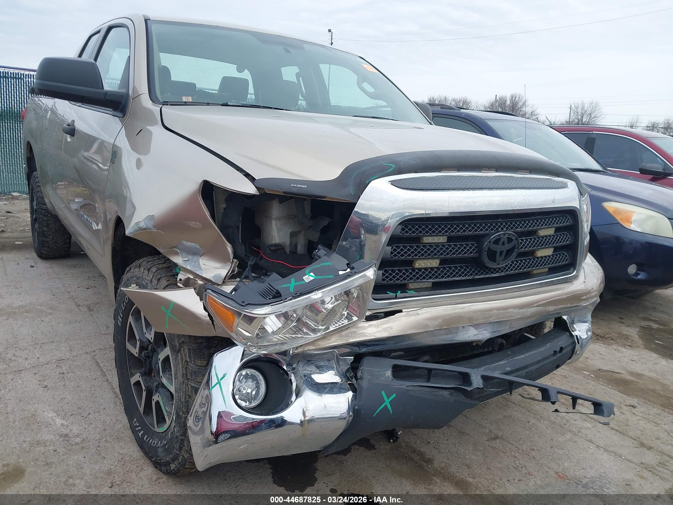 TOYOTA TUNDRA image 6