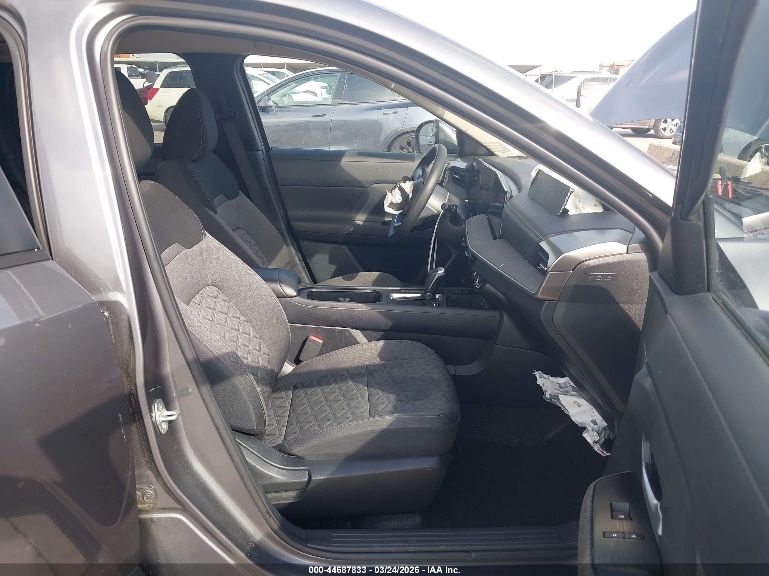 NISSAN KICKS image 5