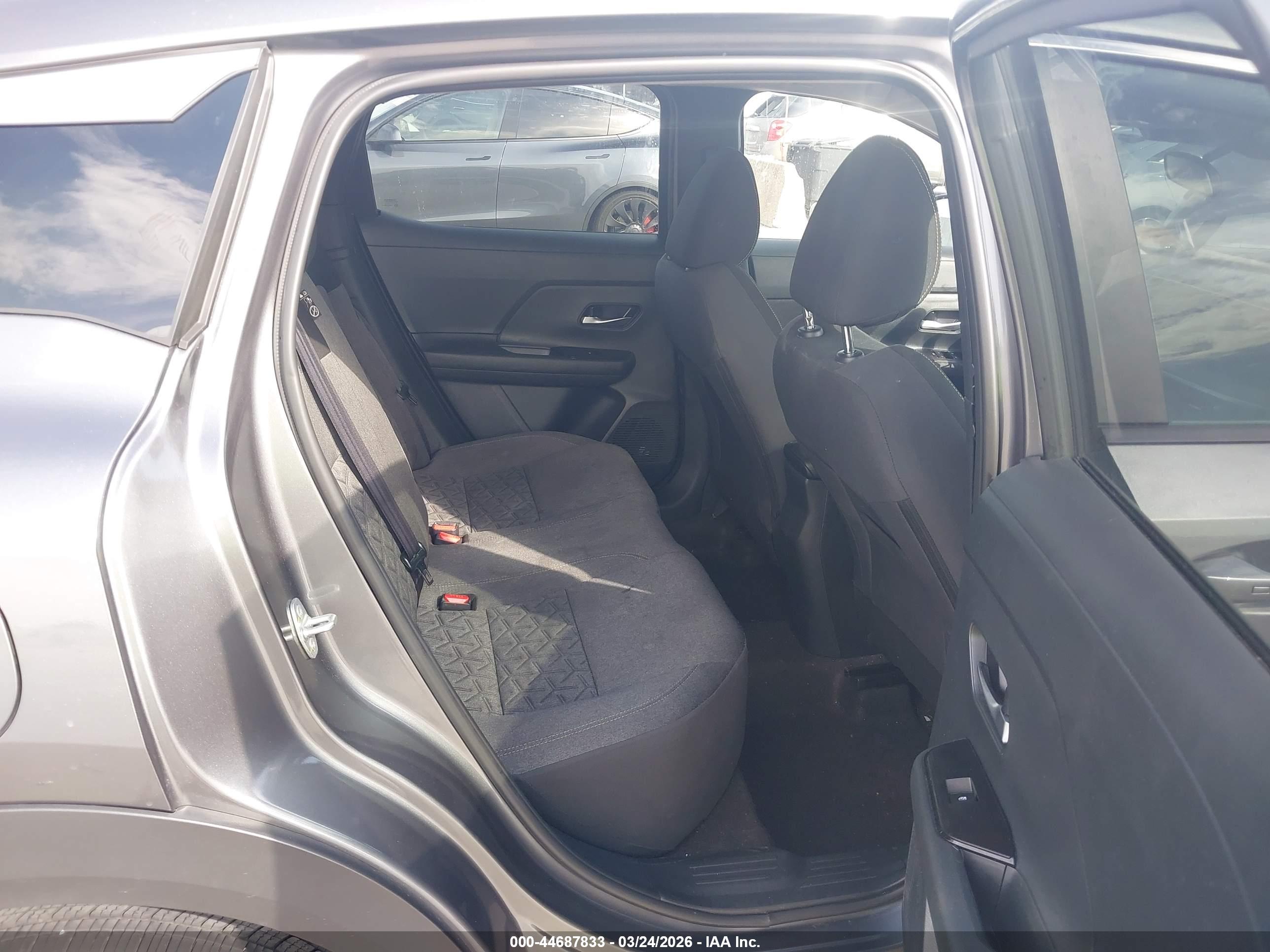 NISSAN KICKS image 8