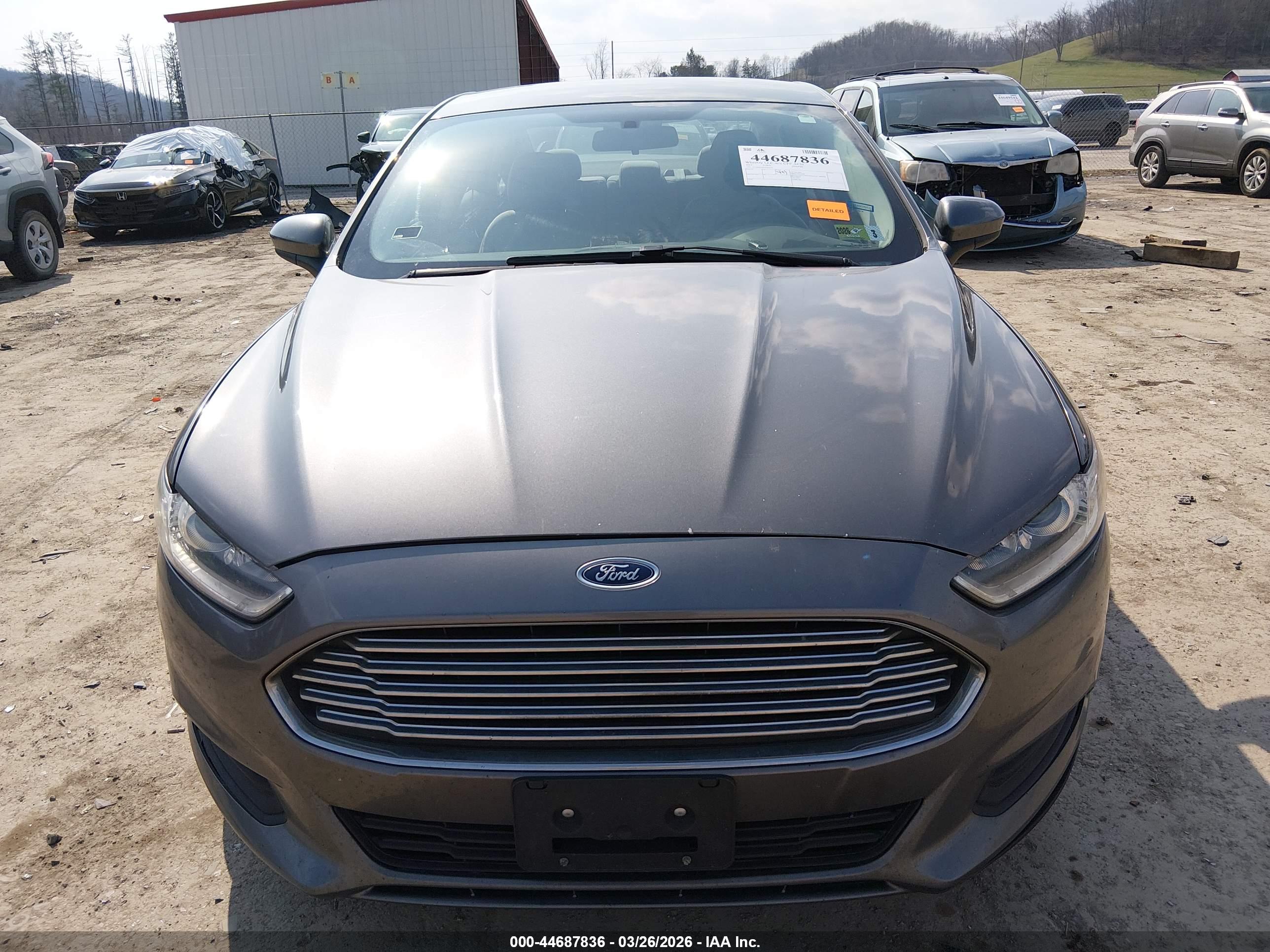FORD FUSION image 6