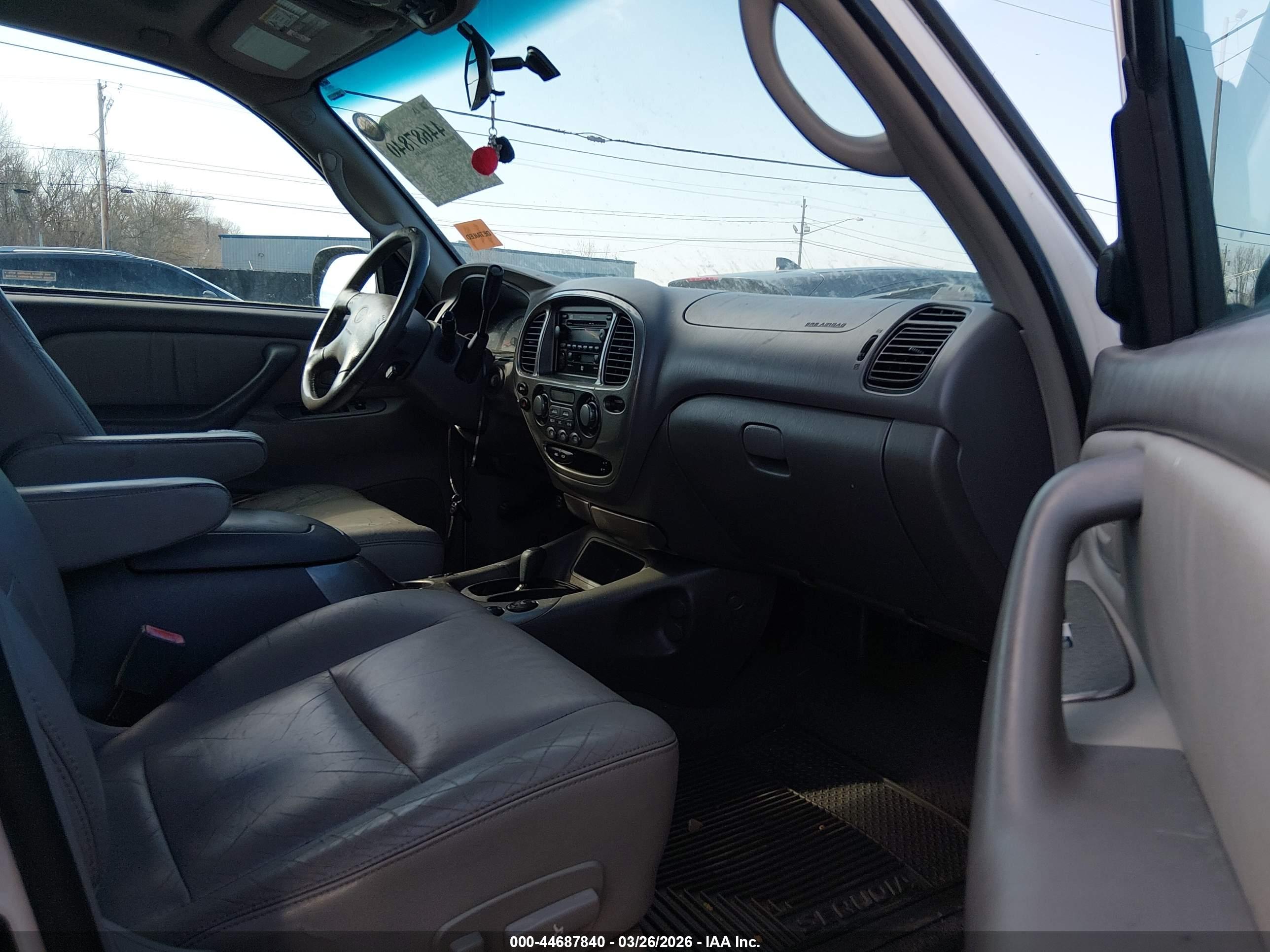 TOYOTA SEQUOIA image 5