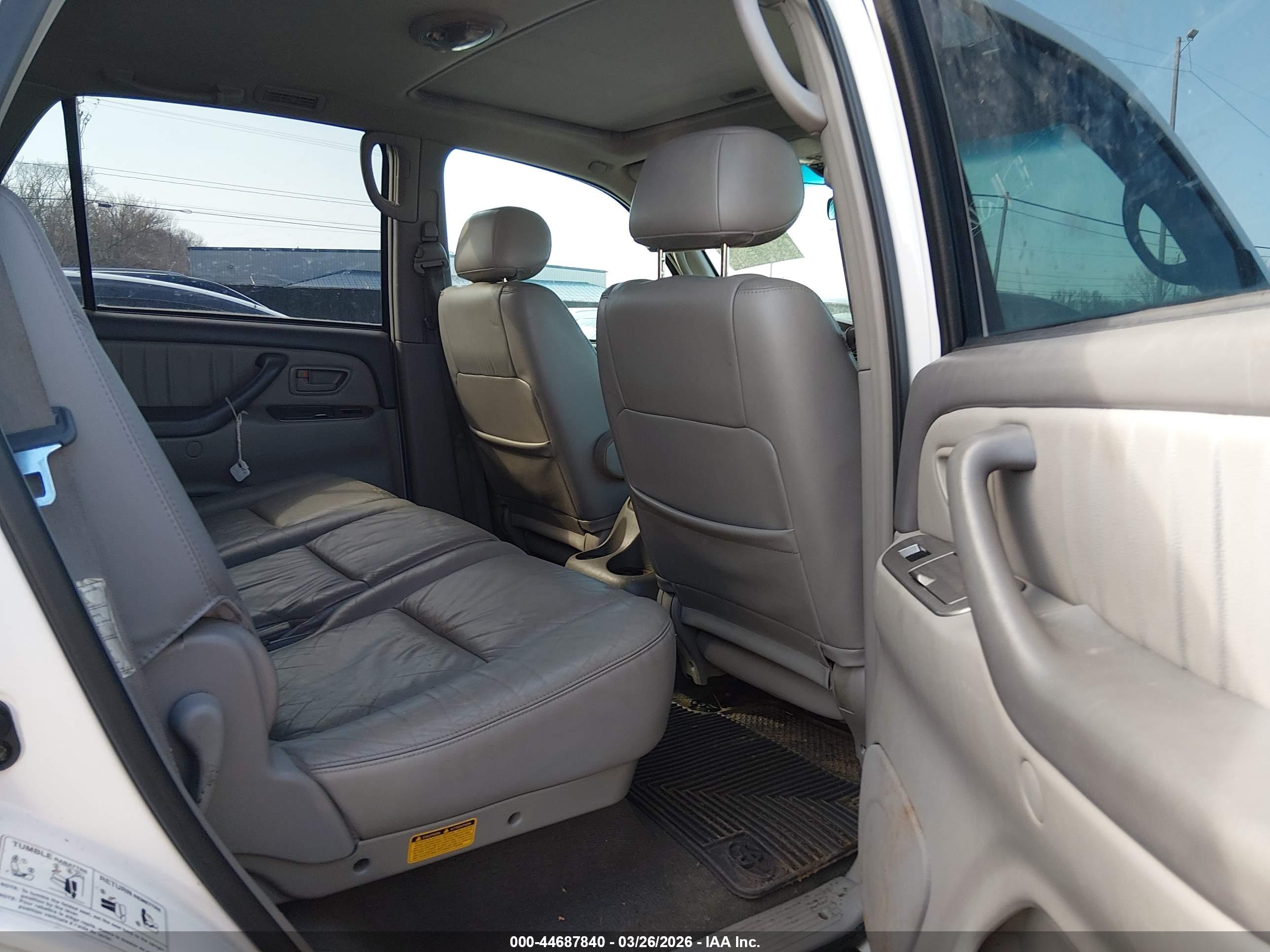 TOYOTA SEQUOIA image 8