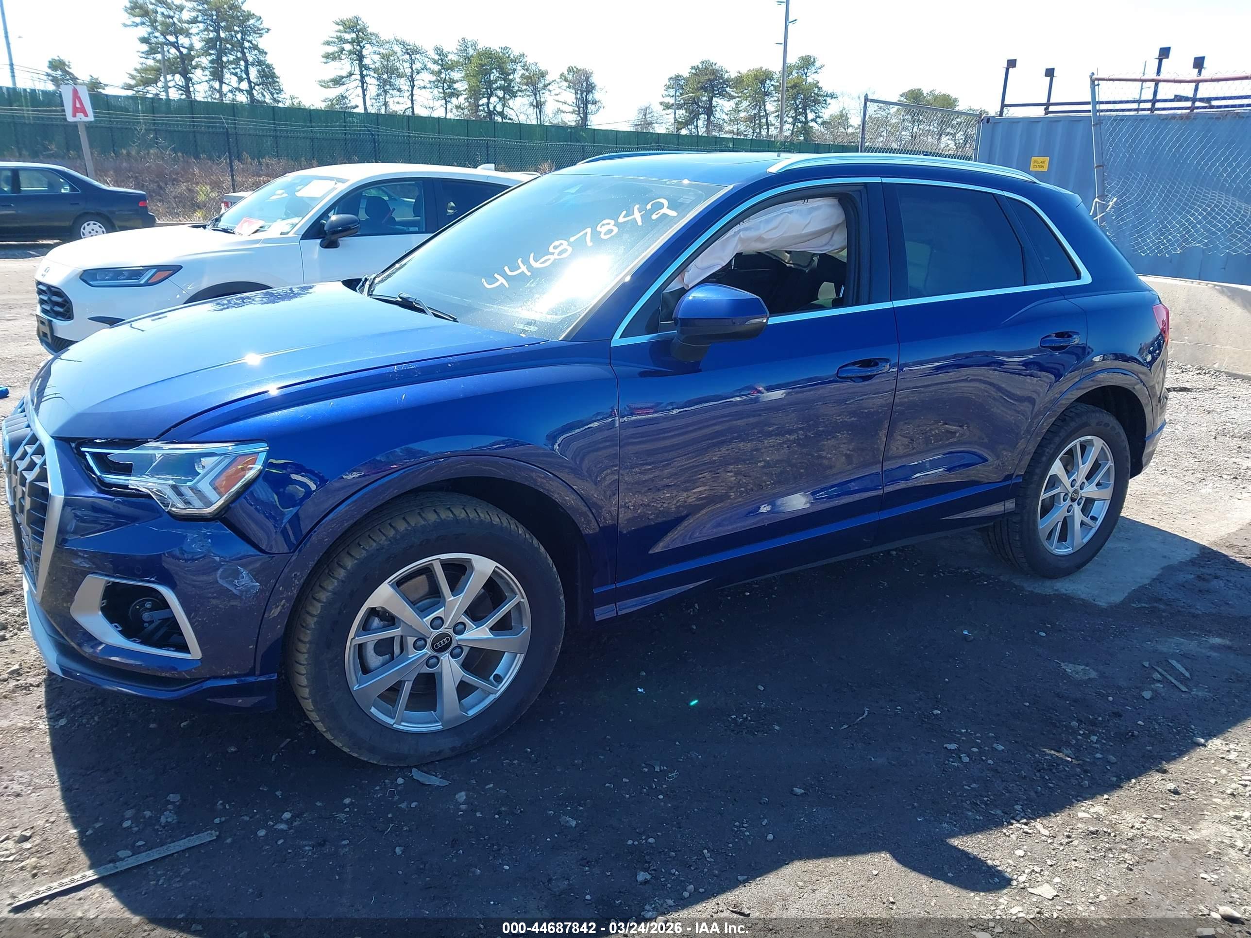 AUDI Q3 image 2
