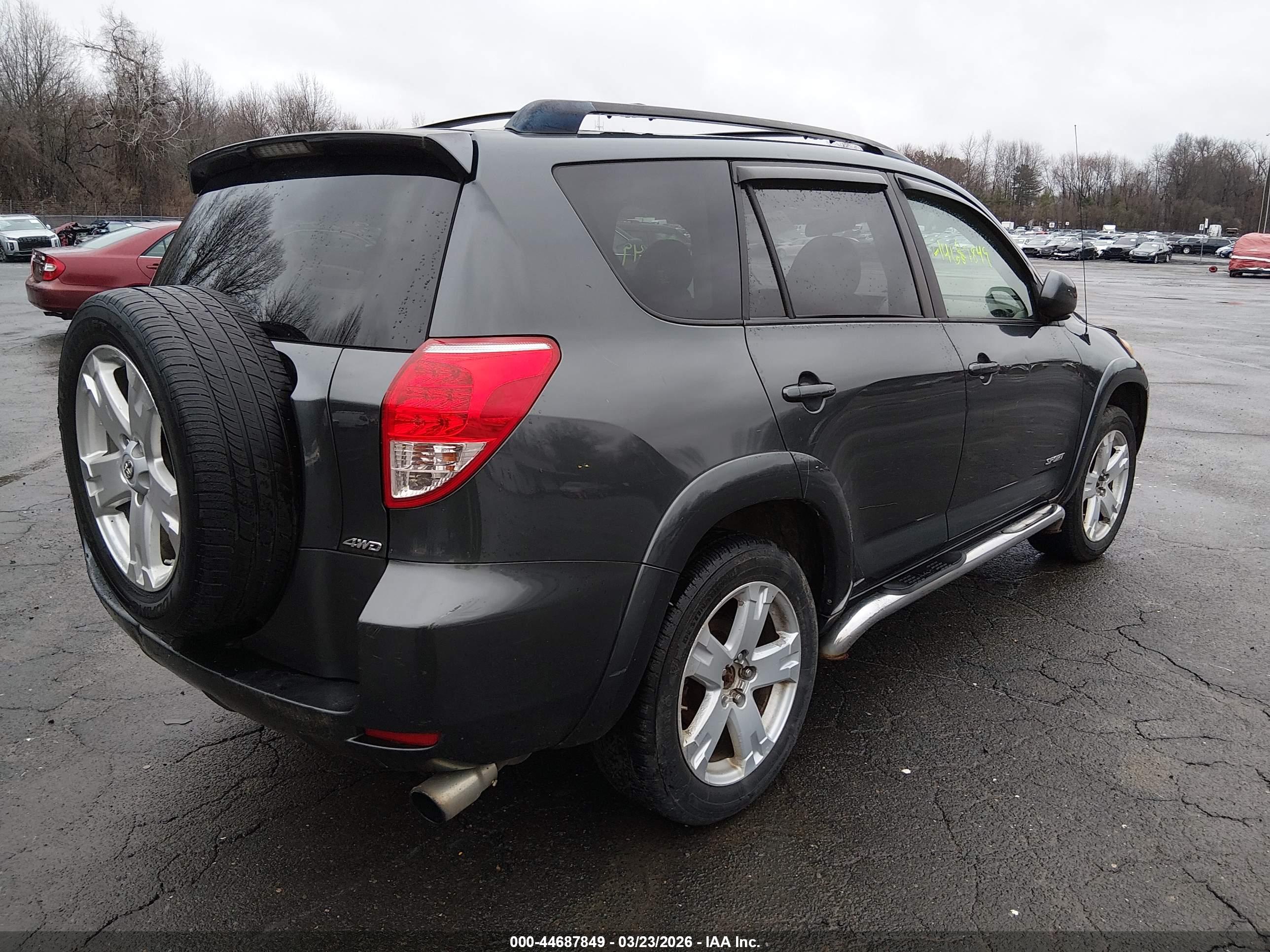 TOYOTA RAV4 image 4