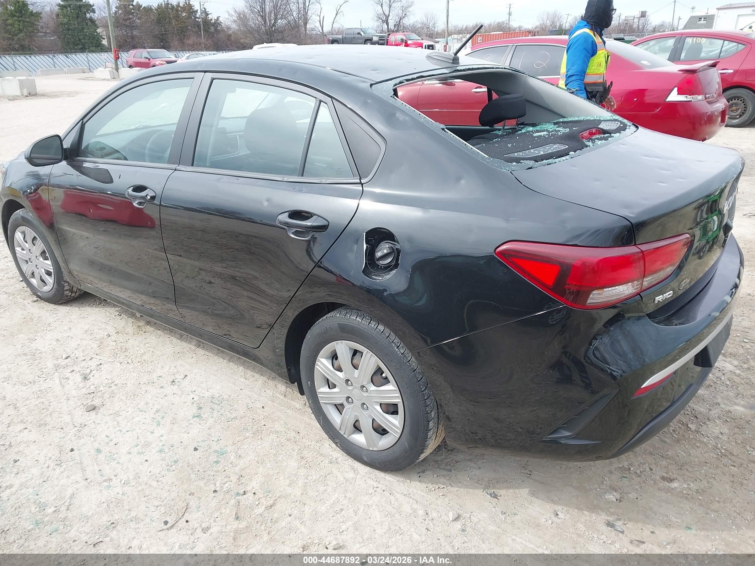 KIA RIO image 3