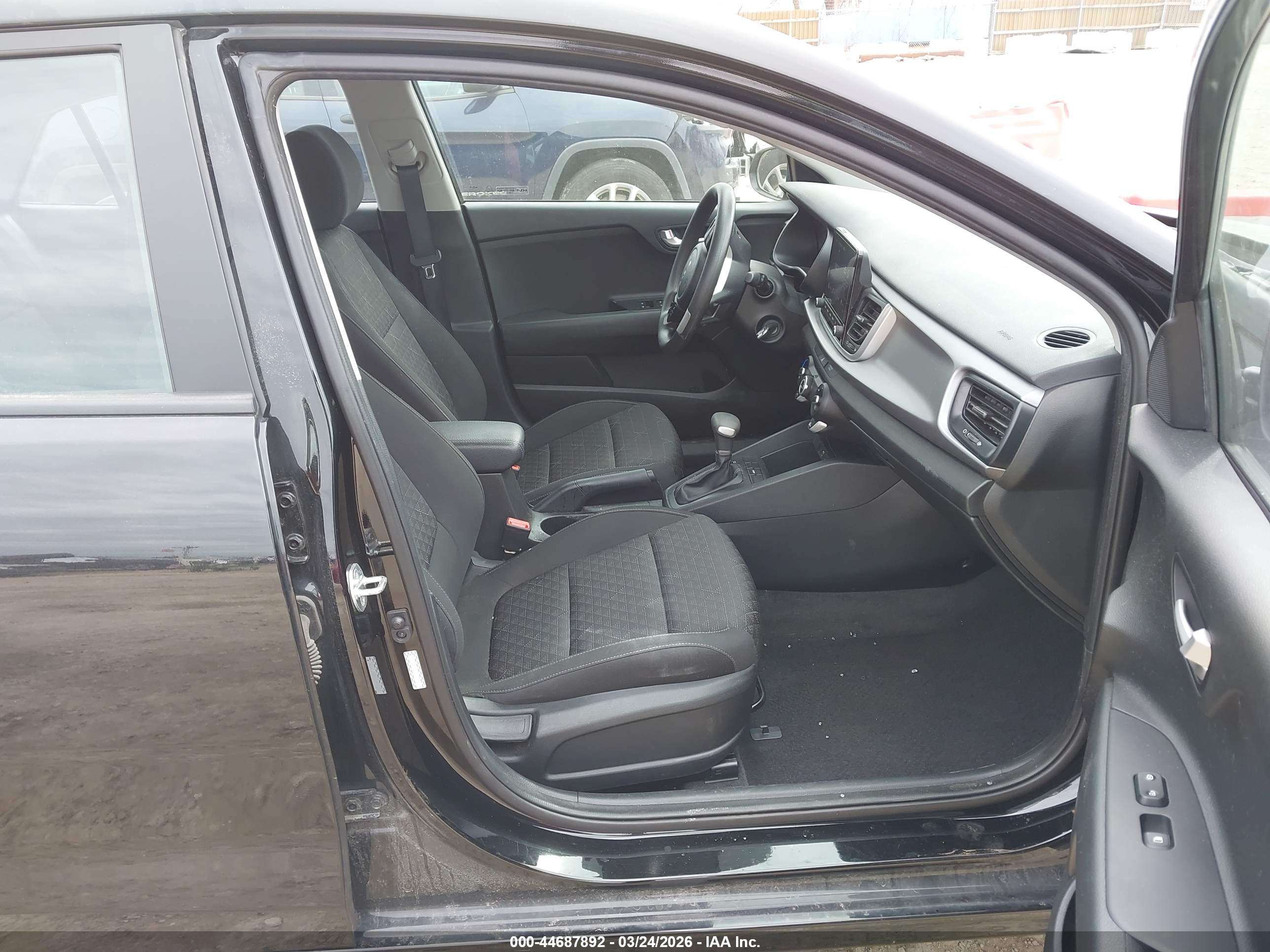 KIA RIO image 5