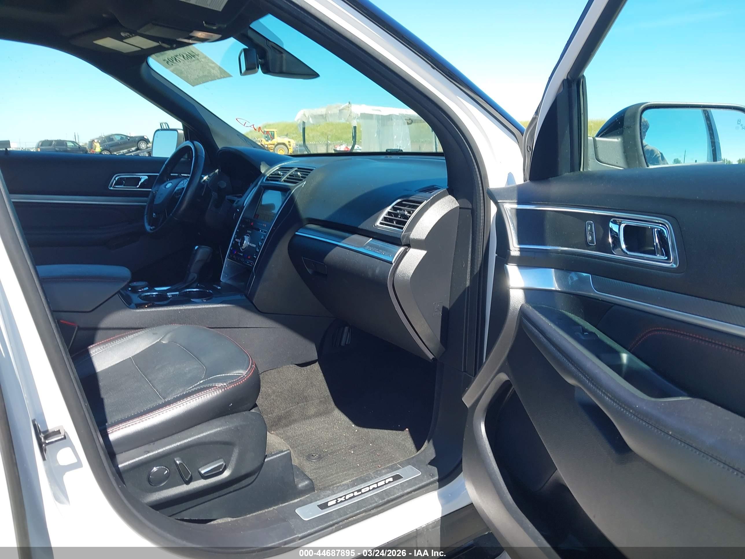 FORD EXPLORER image 5