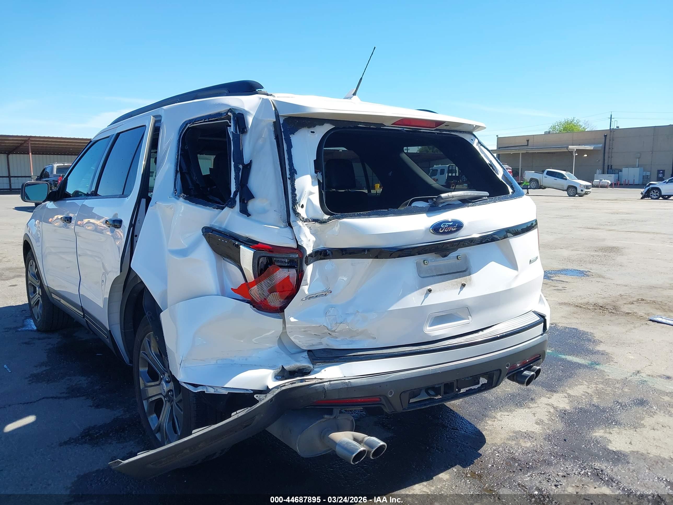FORD EXPLORER image 6