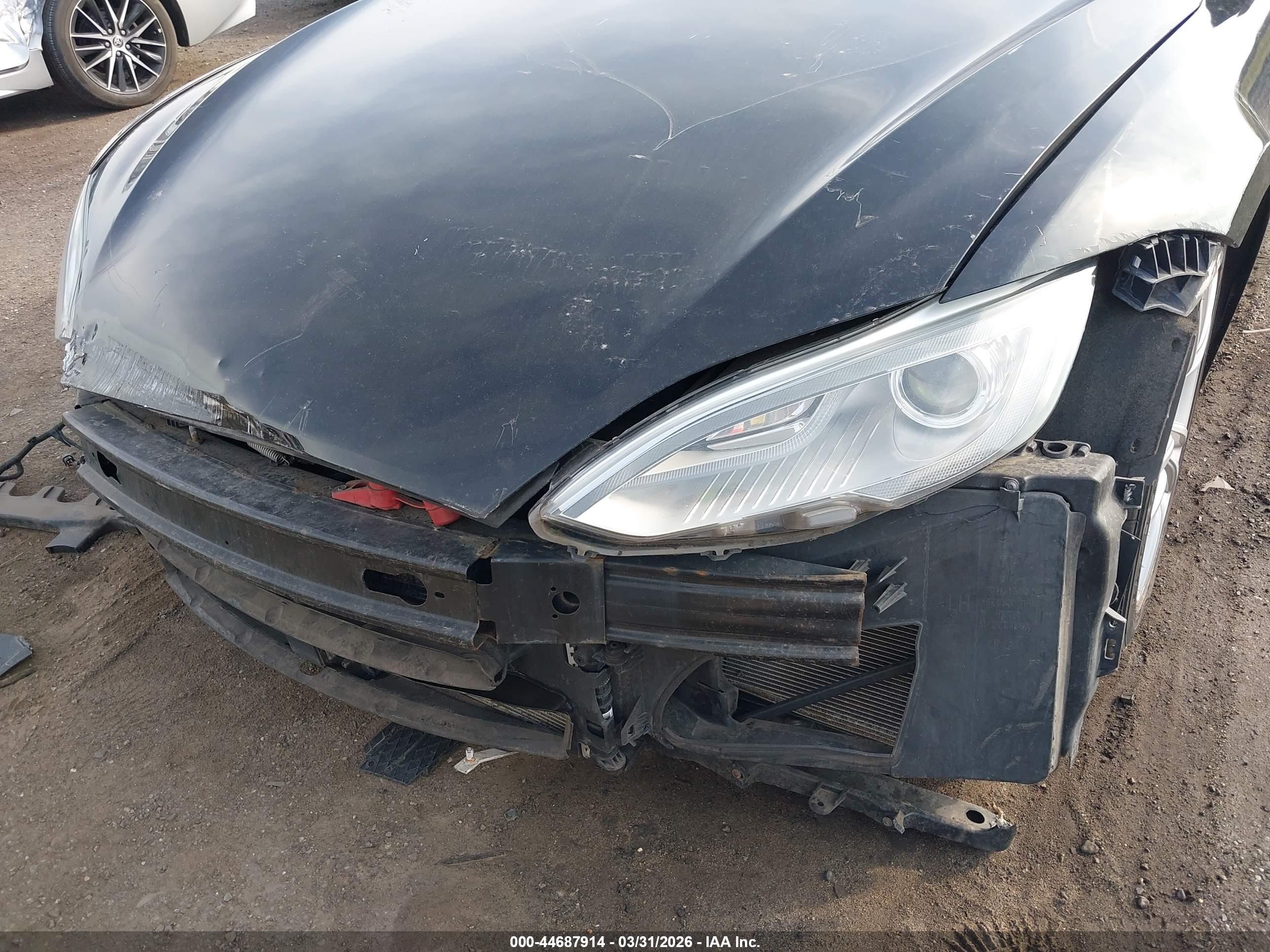 TESLA MODEL image 6