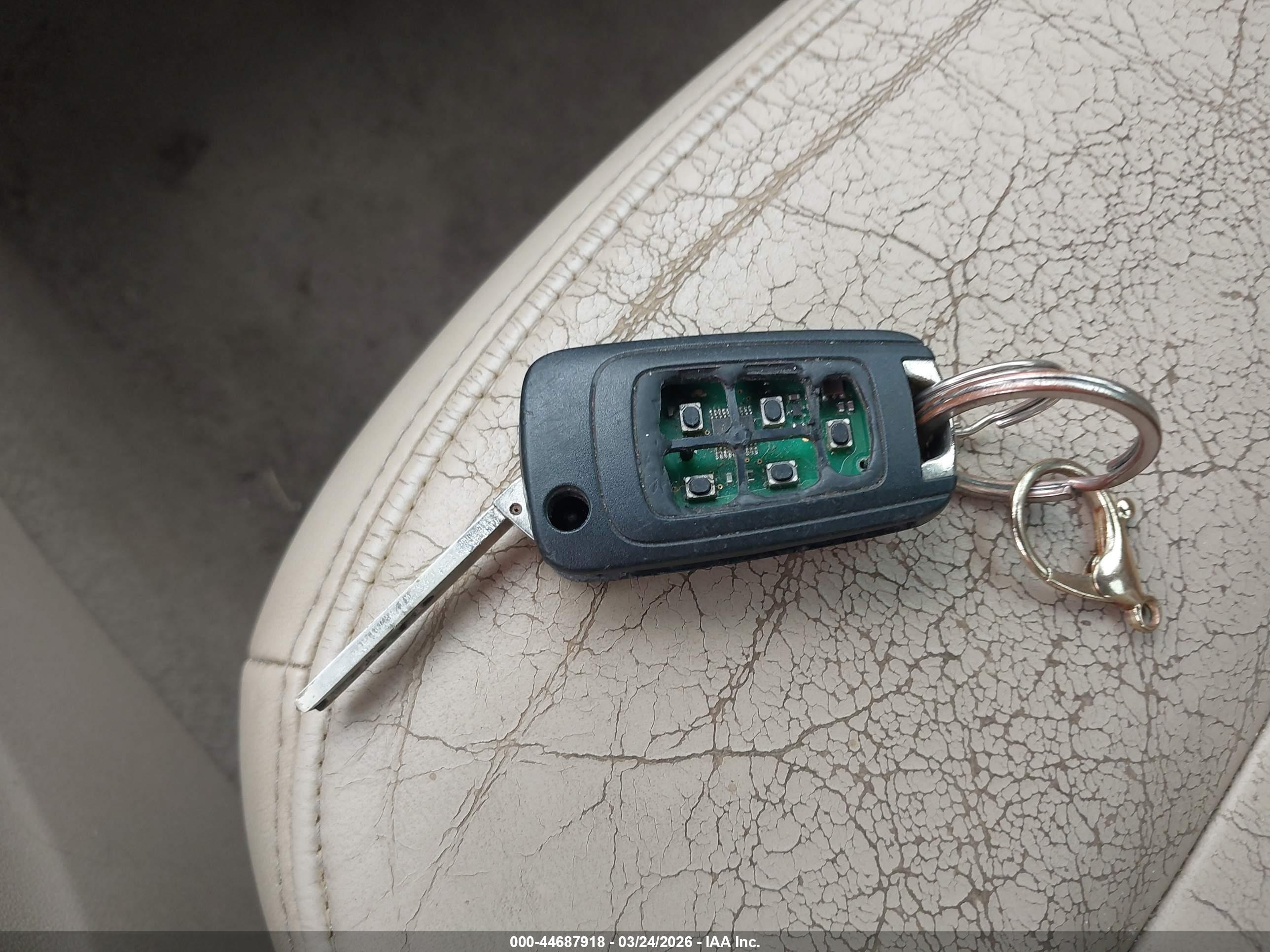 BUICK LACROSSE image 11