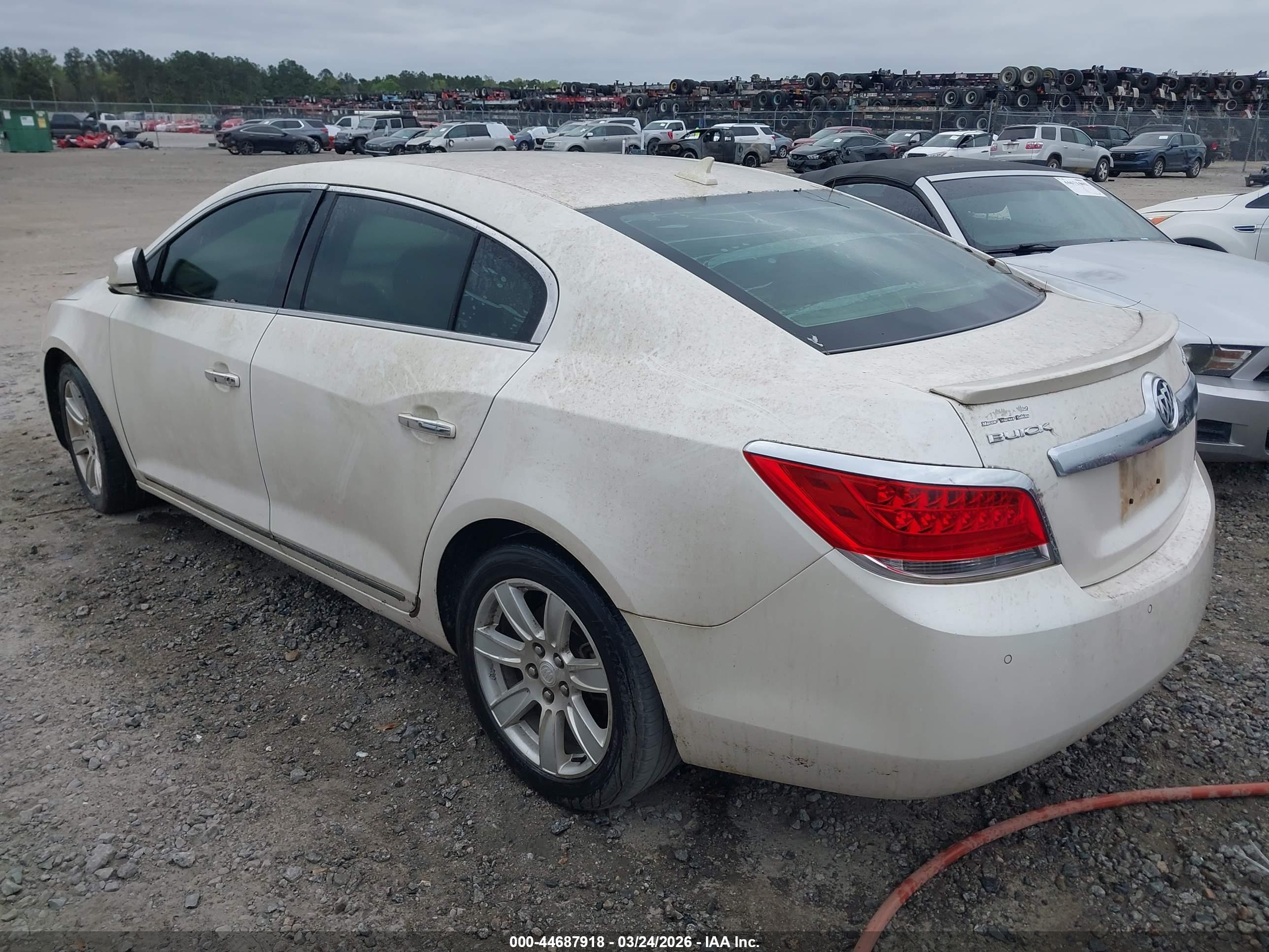BUICK LACROSSE image 3