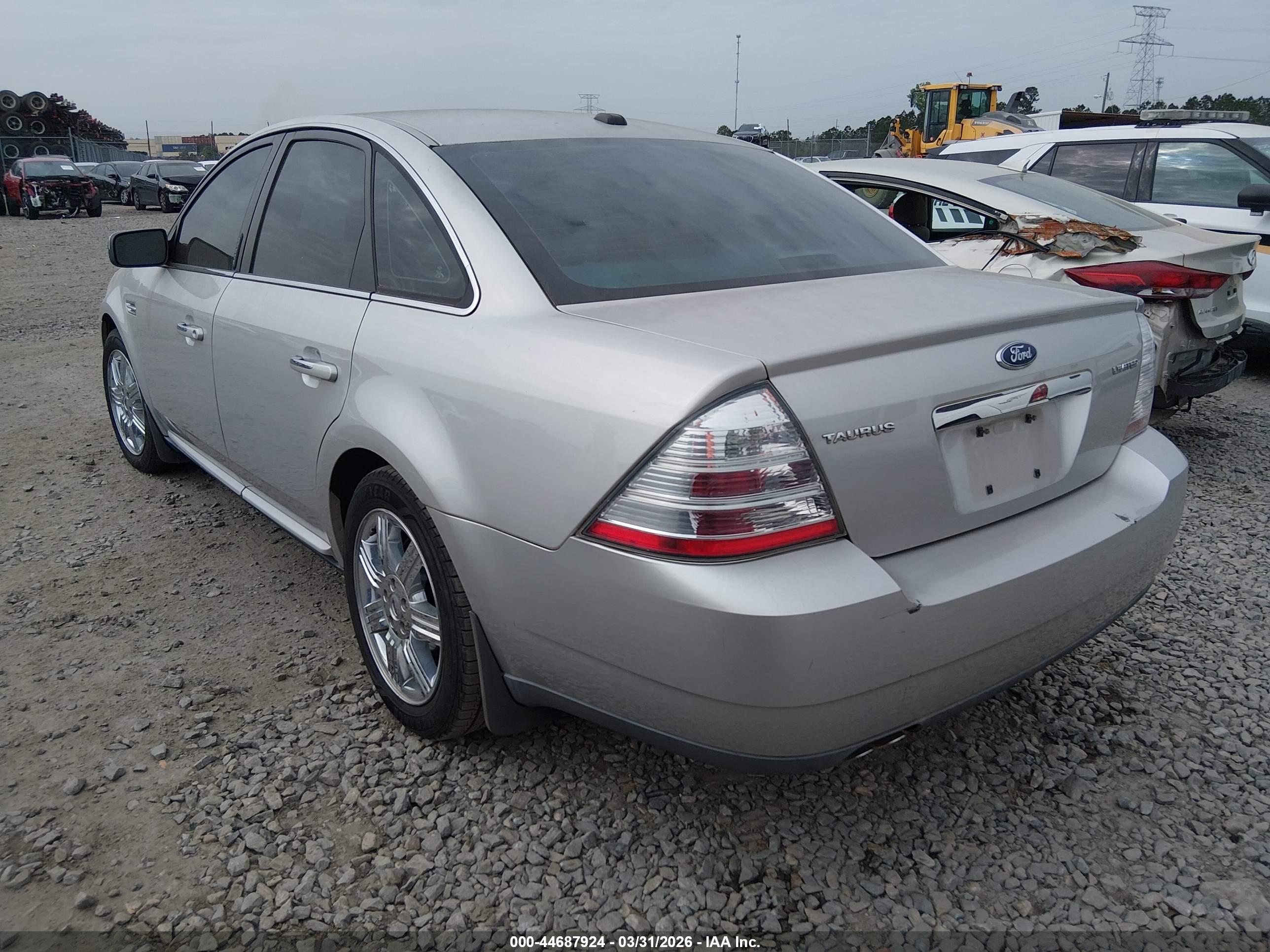 FORD TAURUS image 3