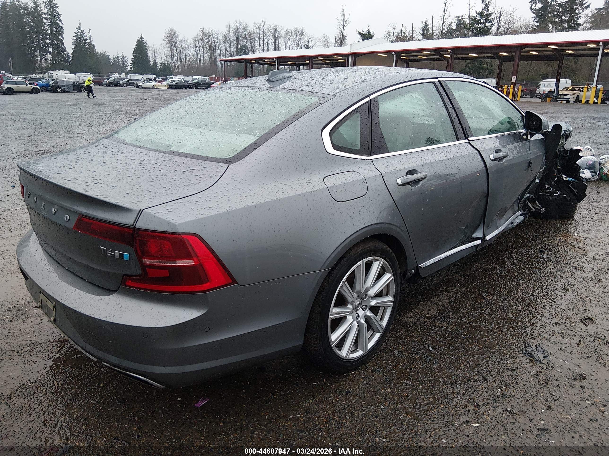 VOLVO S90 image 4