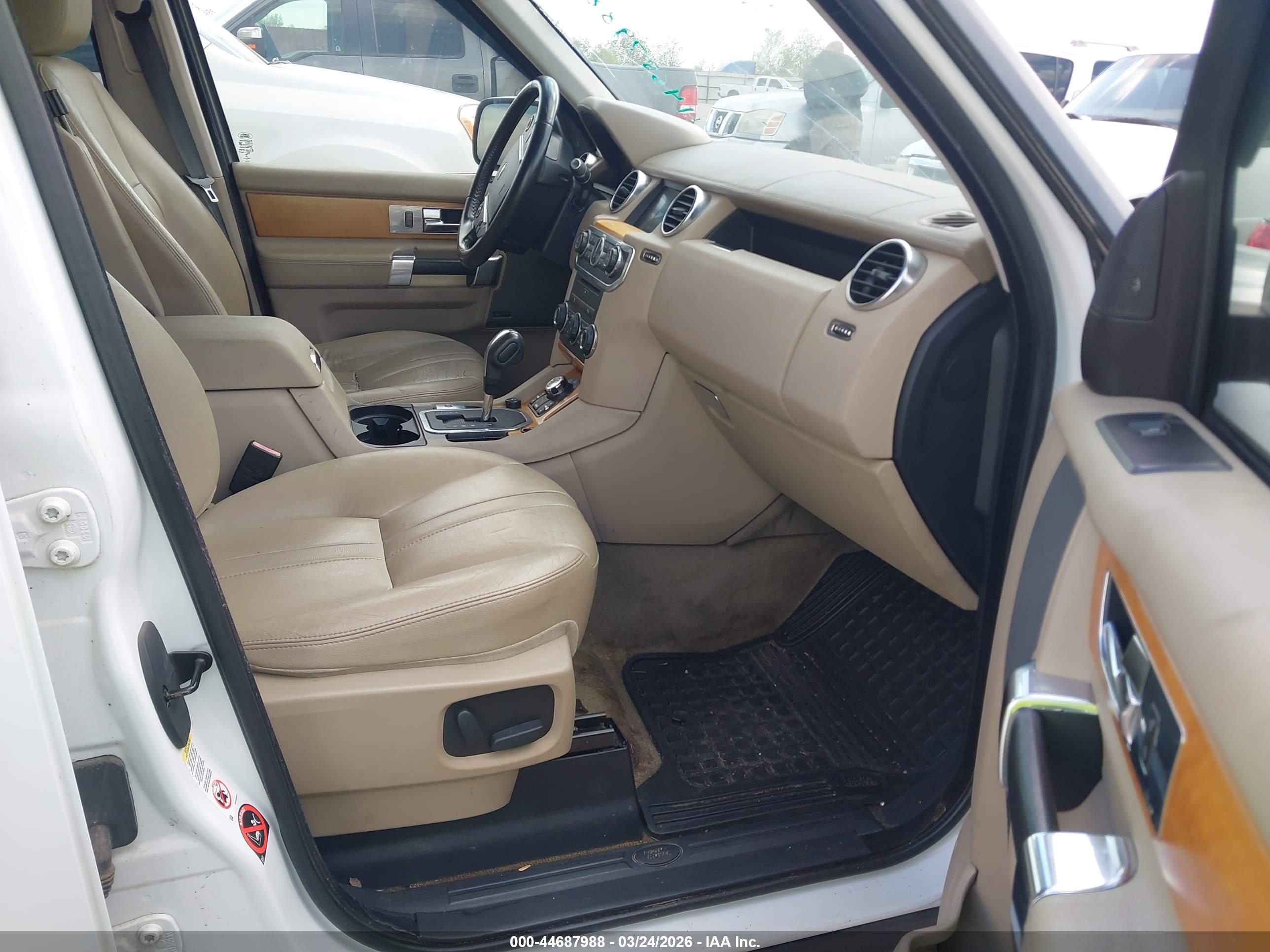 LAND ROVER image 5