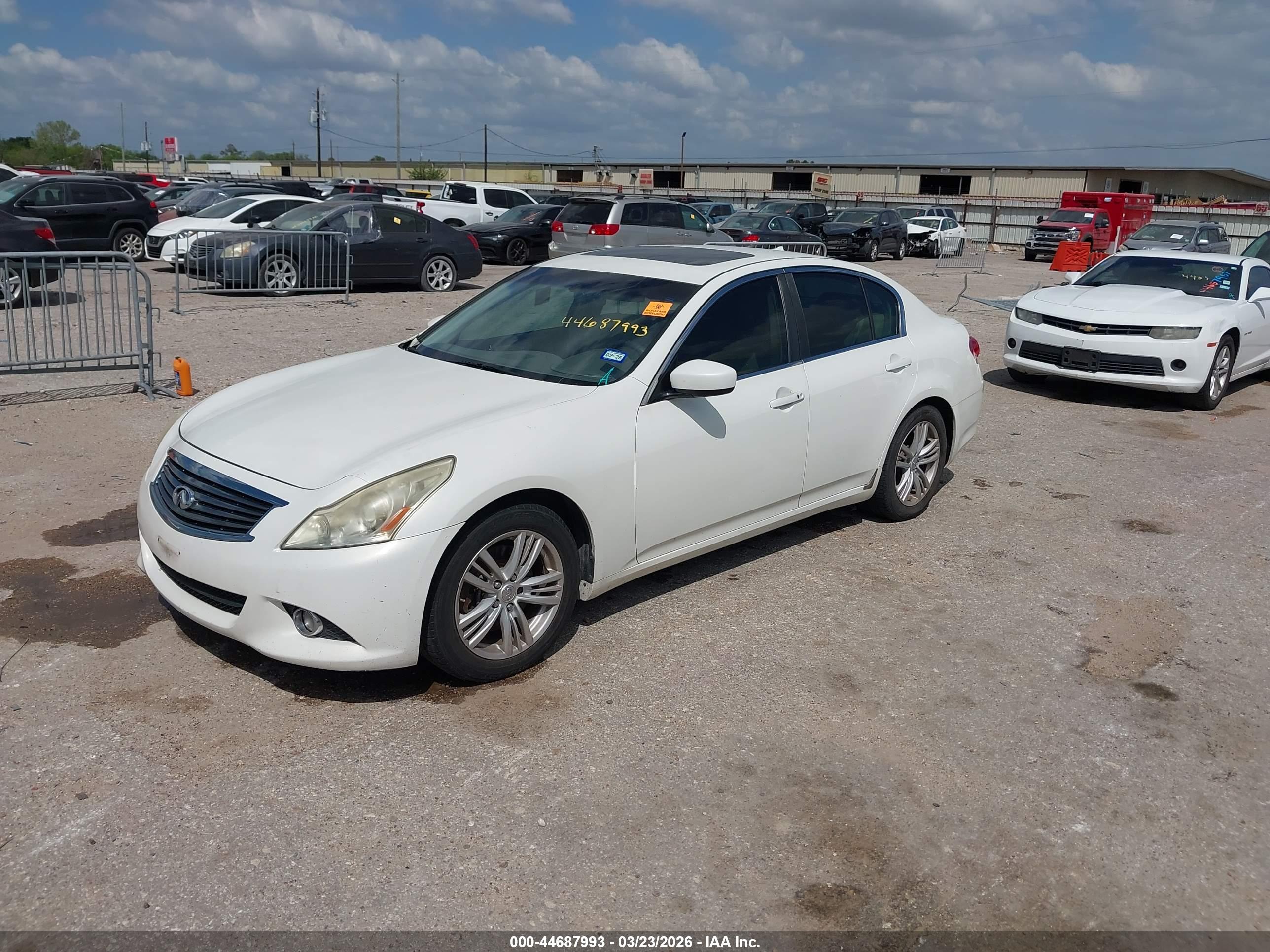 INFINITI G37 image 2