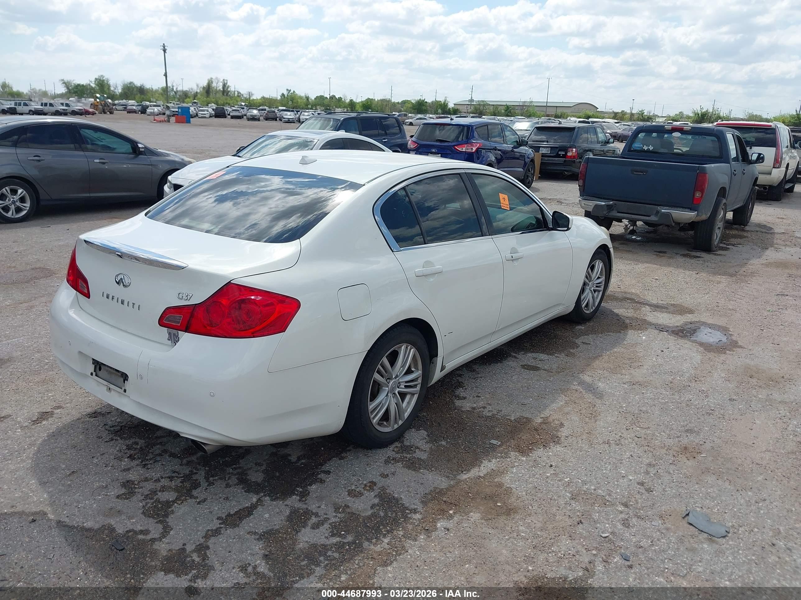 INFINITI G37 image 4