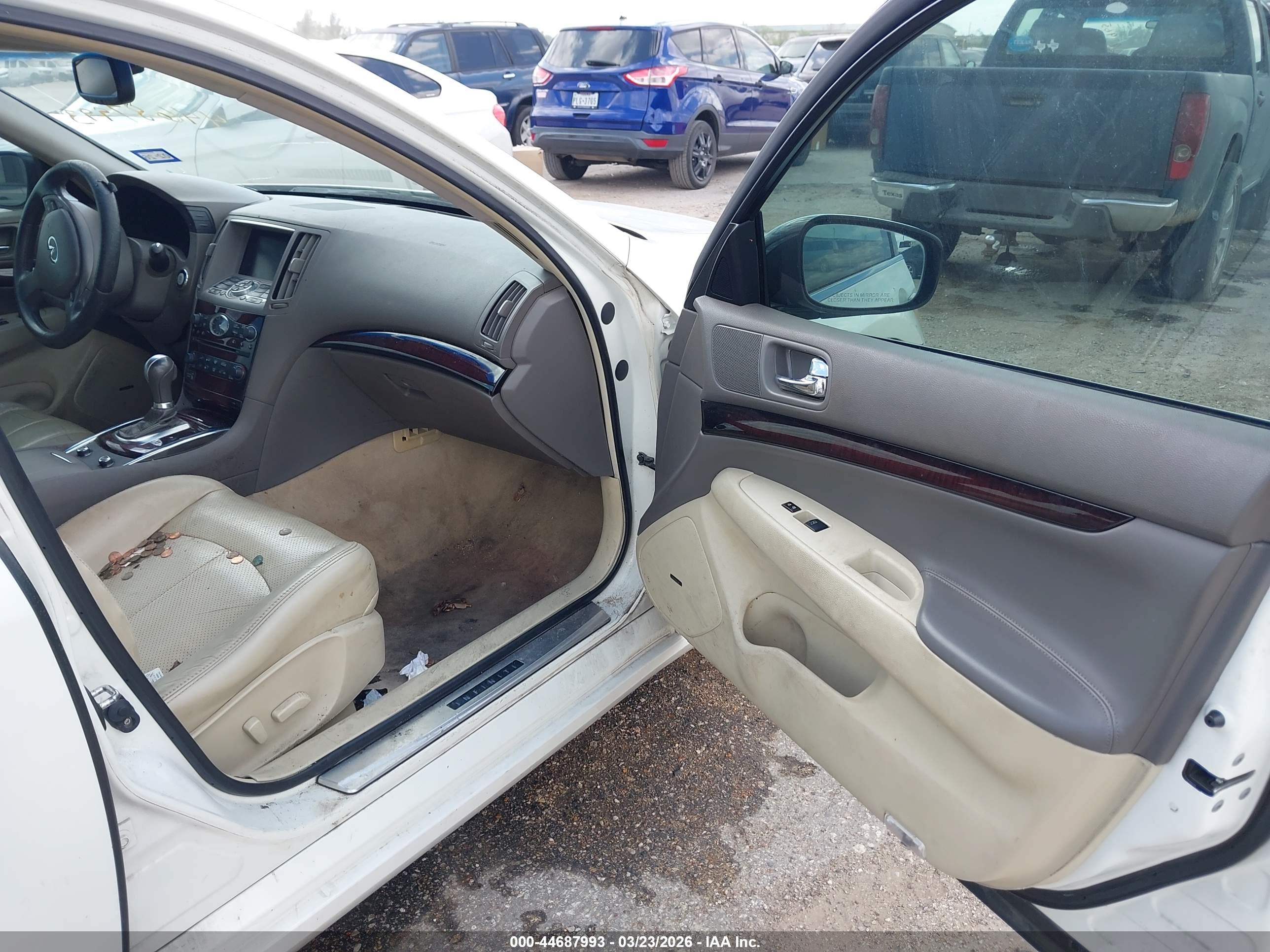 INFINITI G37 image 5