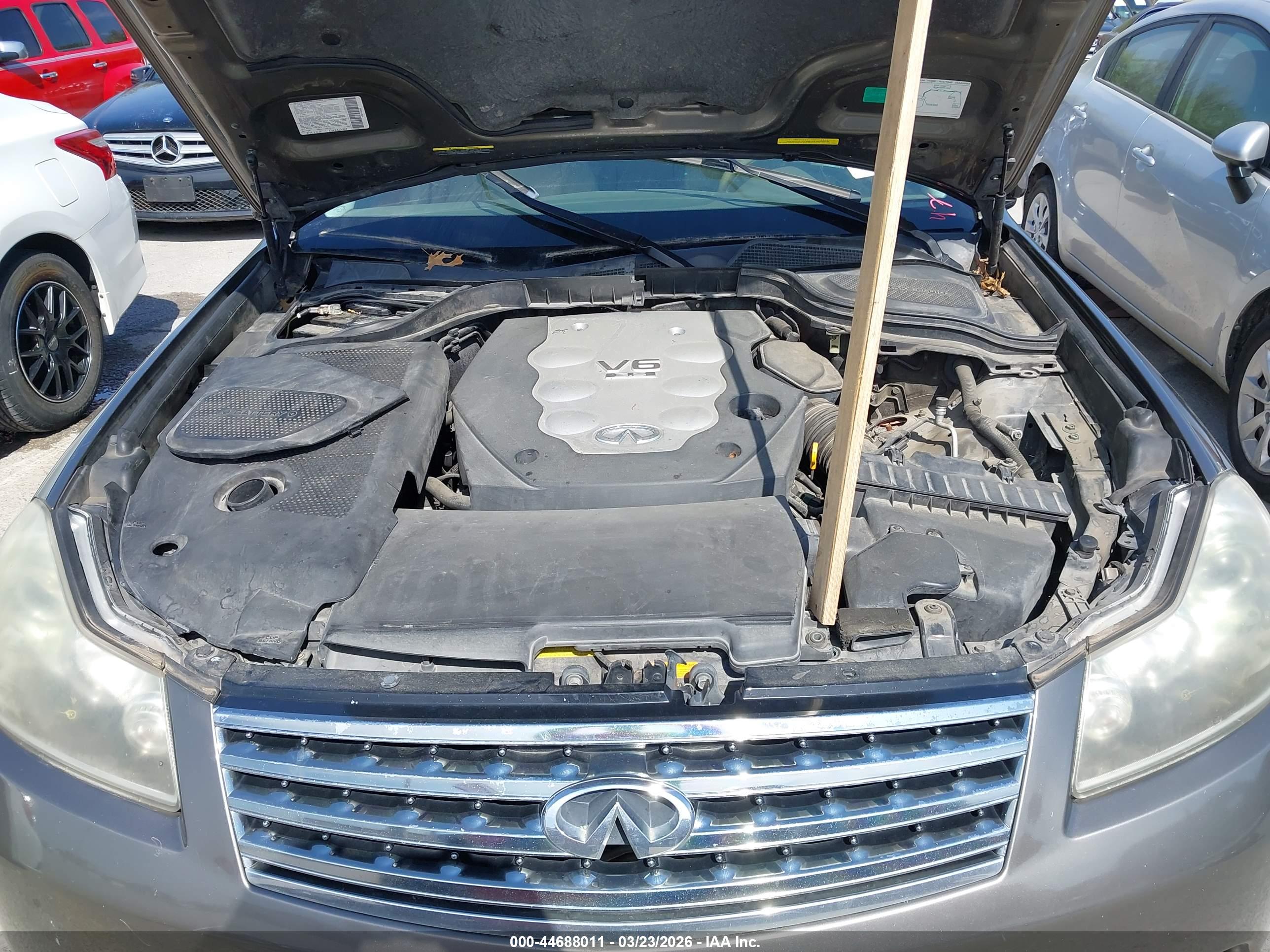 INFINITI M35 image 10