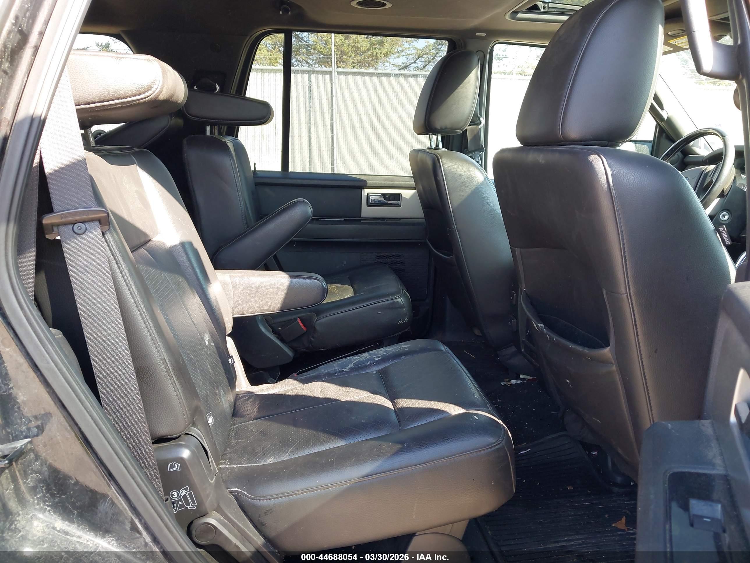 FORD EXPEDITION image 8