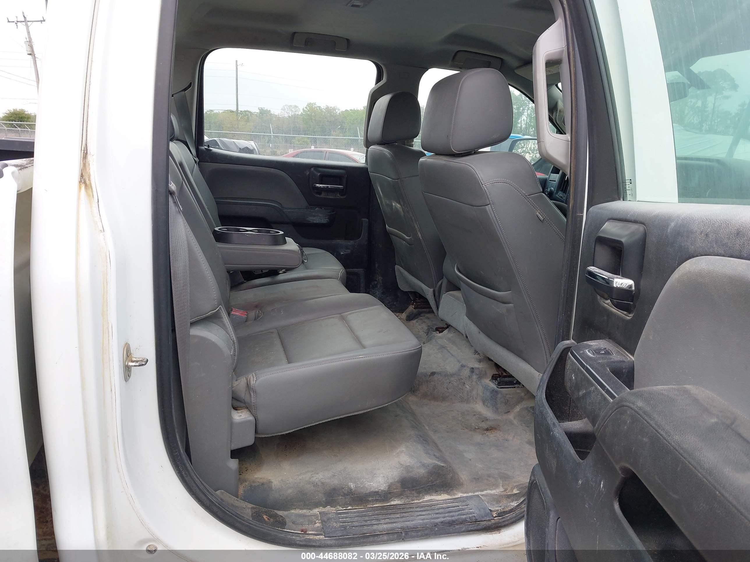 CHEVROLET SILVERADO image 8