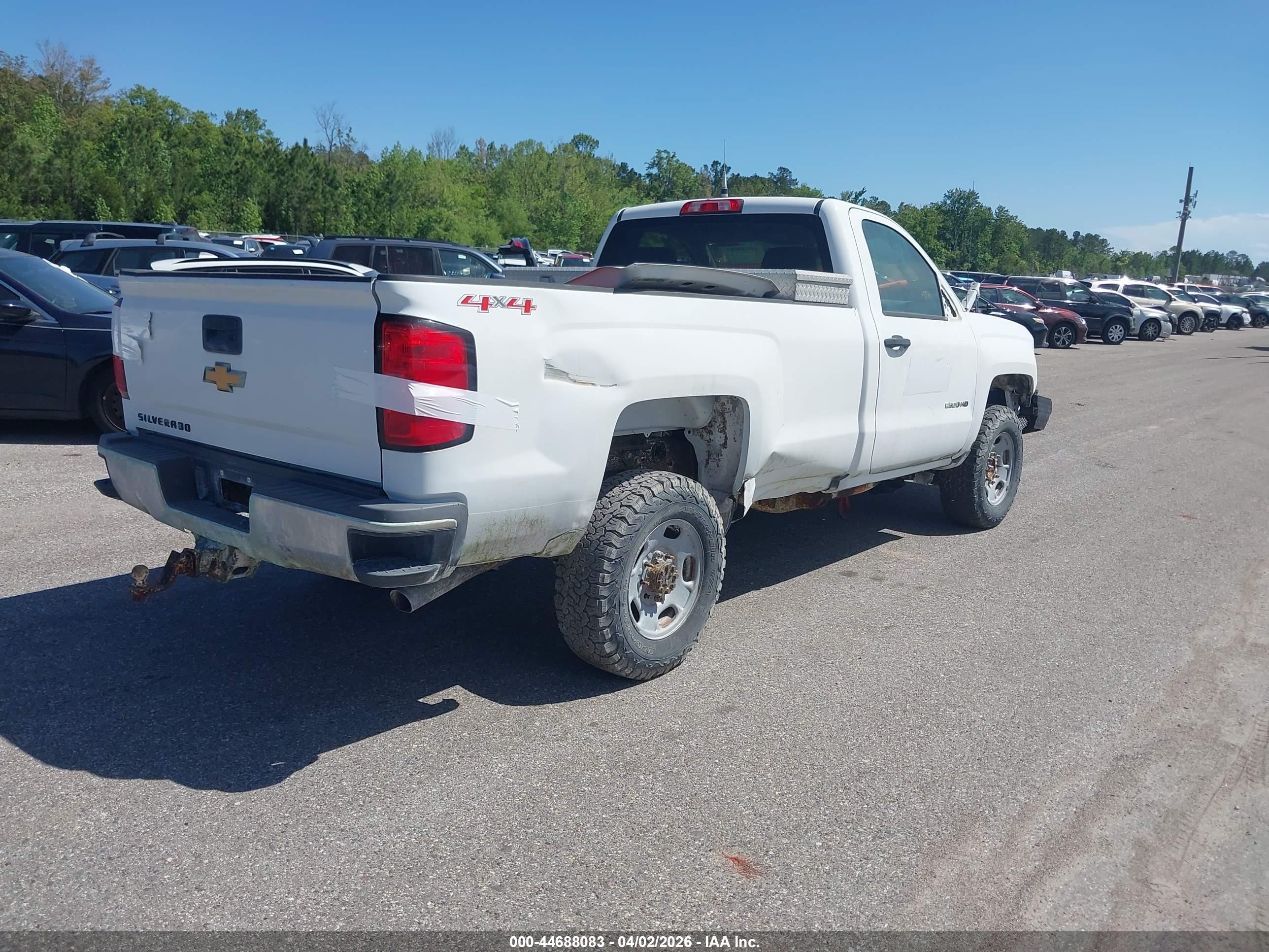 CHEVROLET SILVERADO image 4