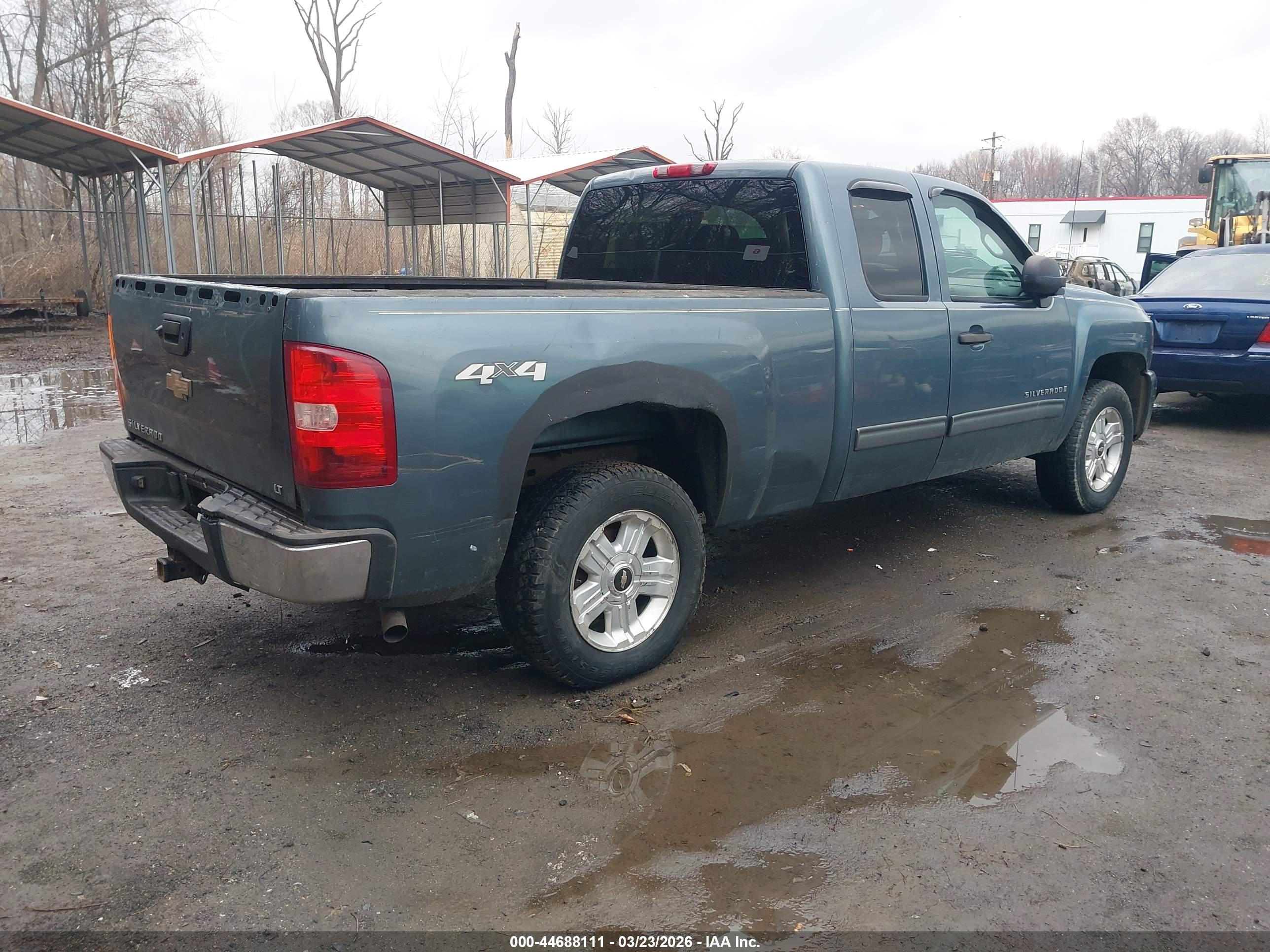 CHEVROLET SILVERADO image 4