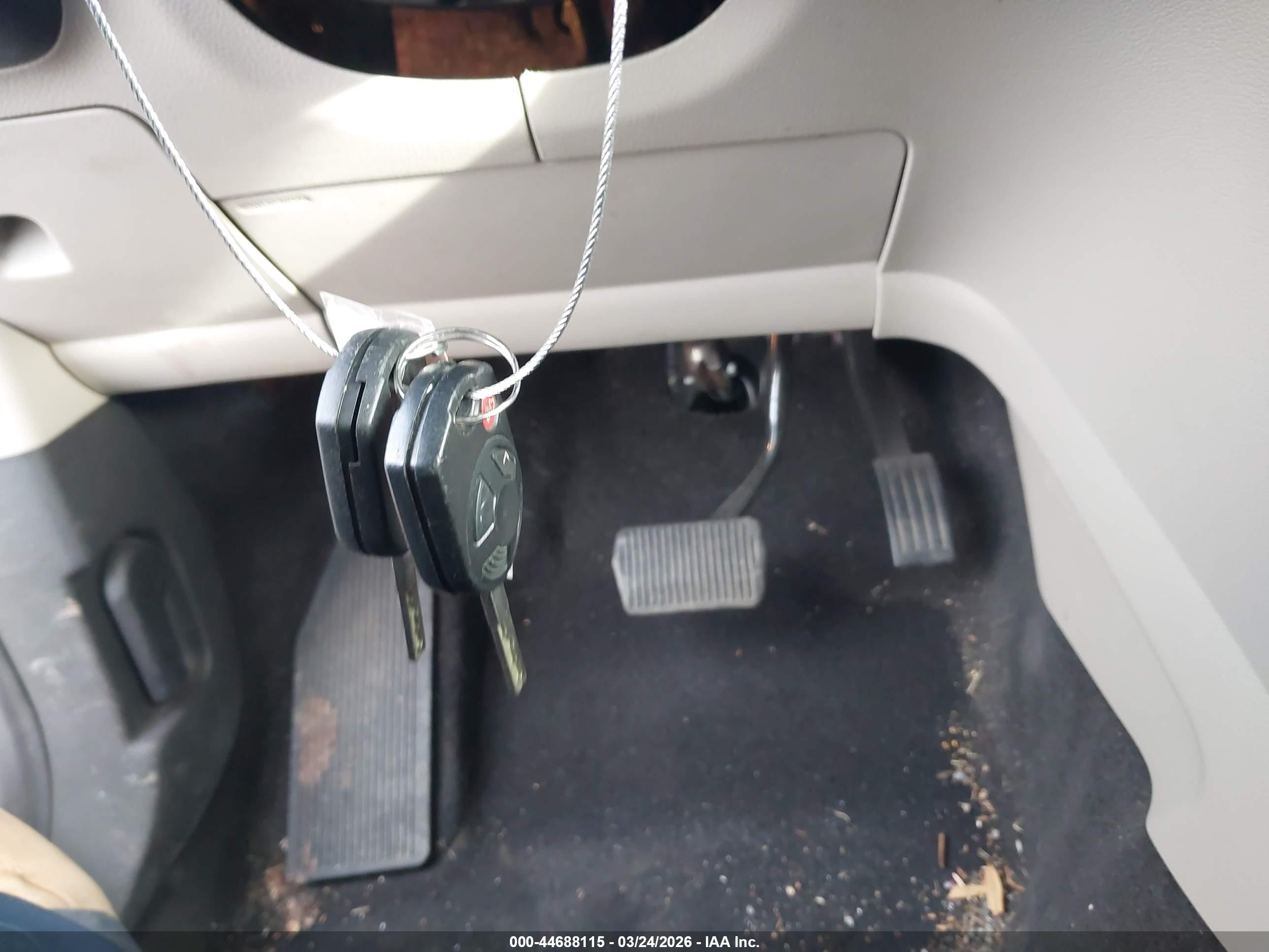FORD ESCAPE image 11