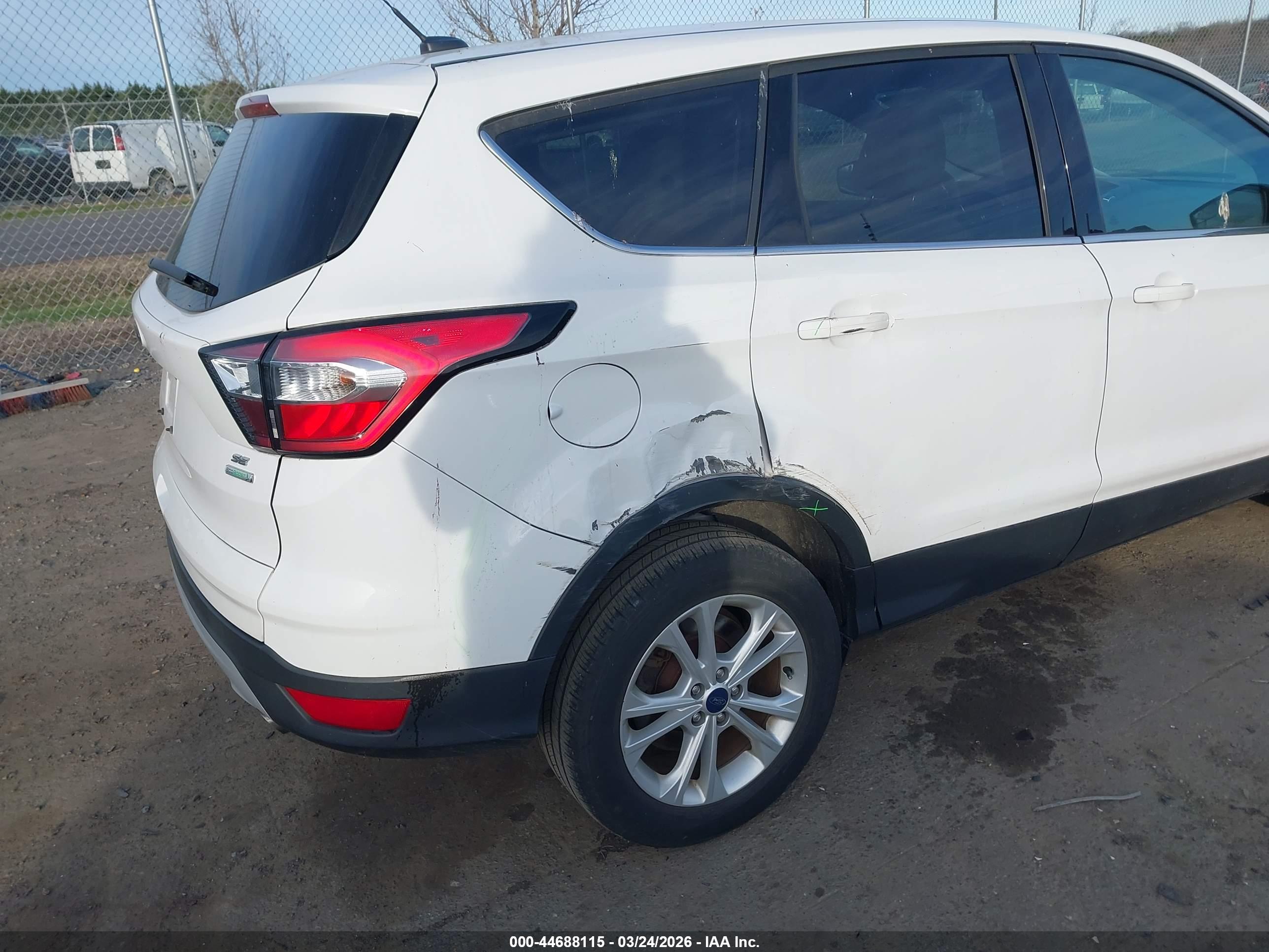 FORD ESCAPE image 6