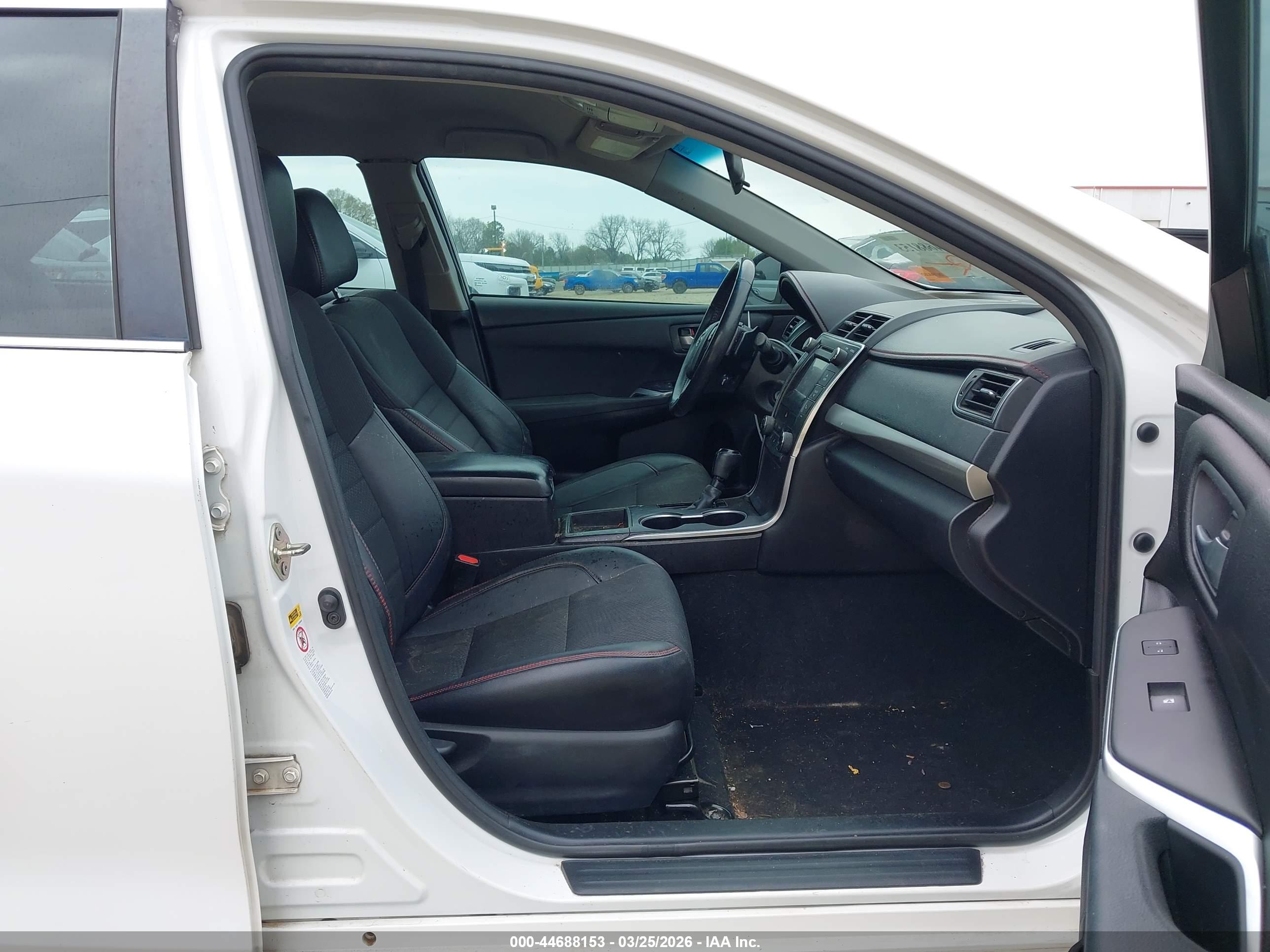TOYOTA CAMRY image 5
