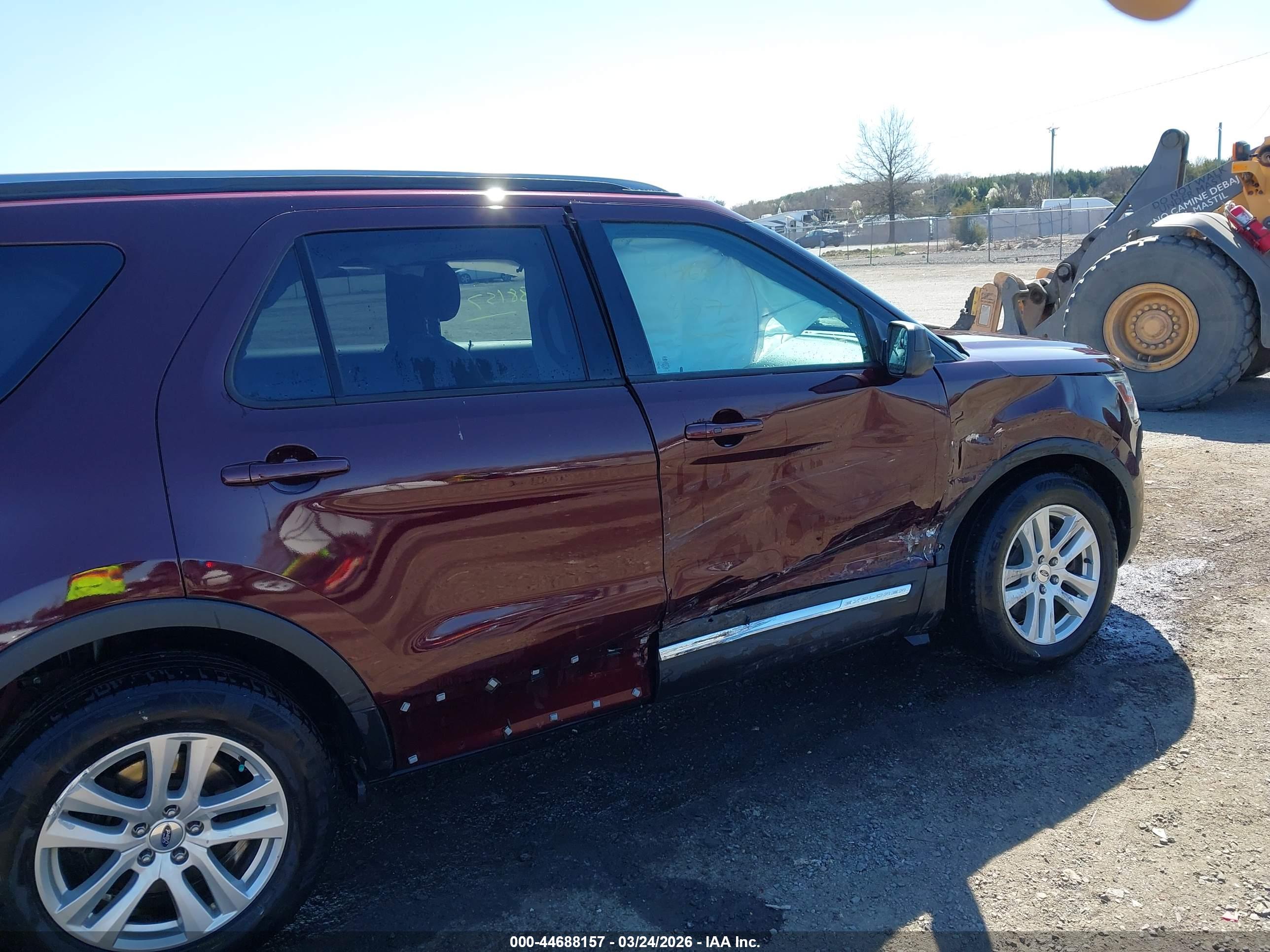 FORD EXPLORER image 6