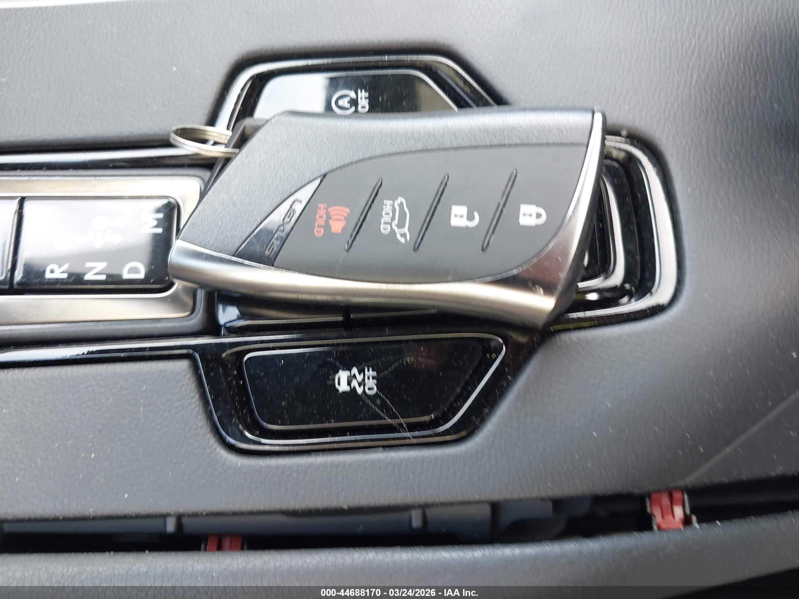 LEXUS TX image 11