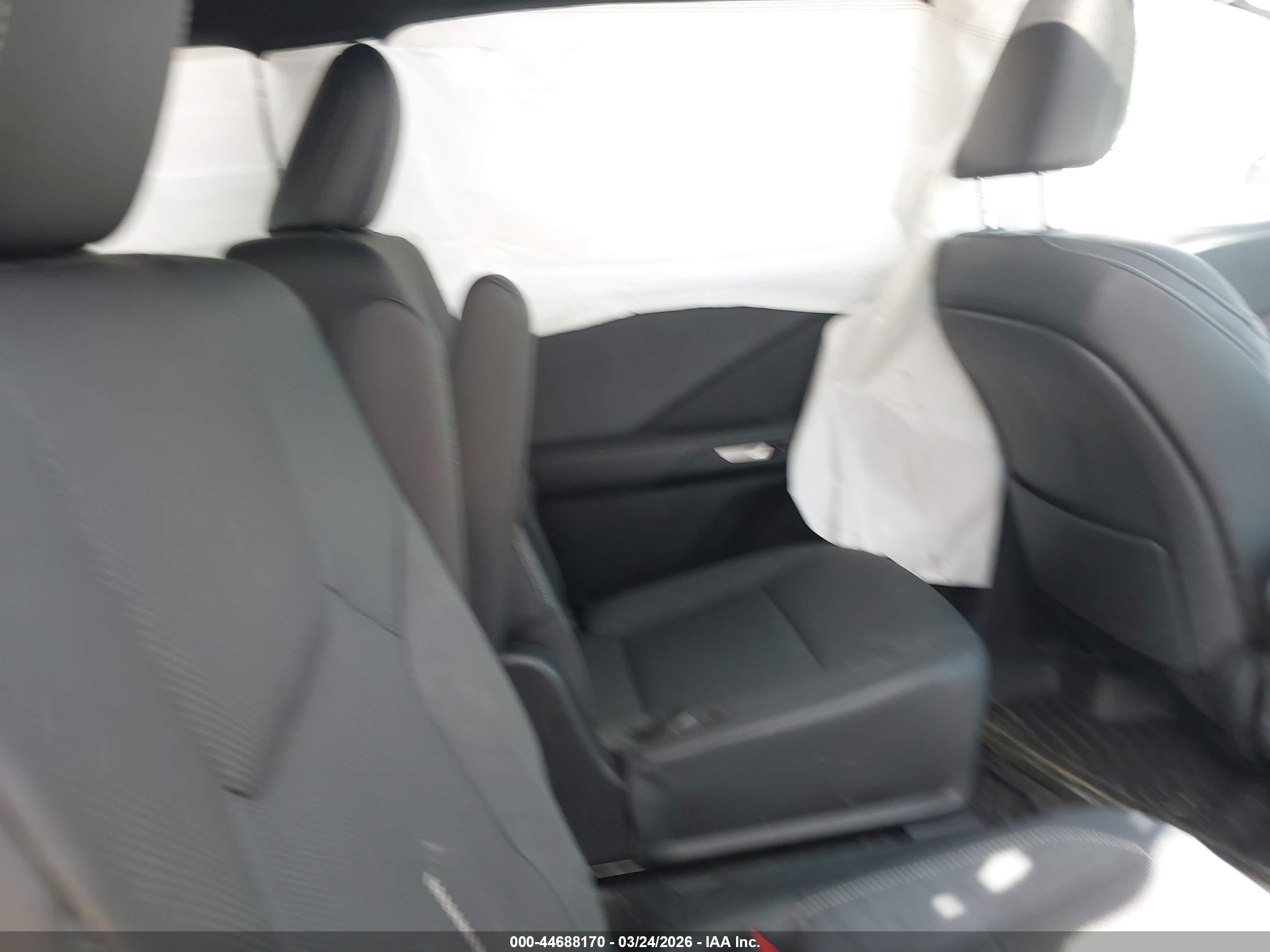 LEXUS TX image 8