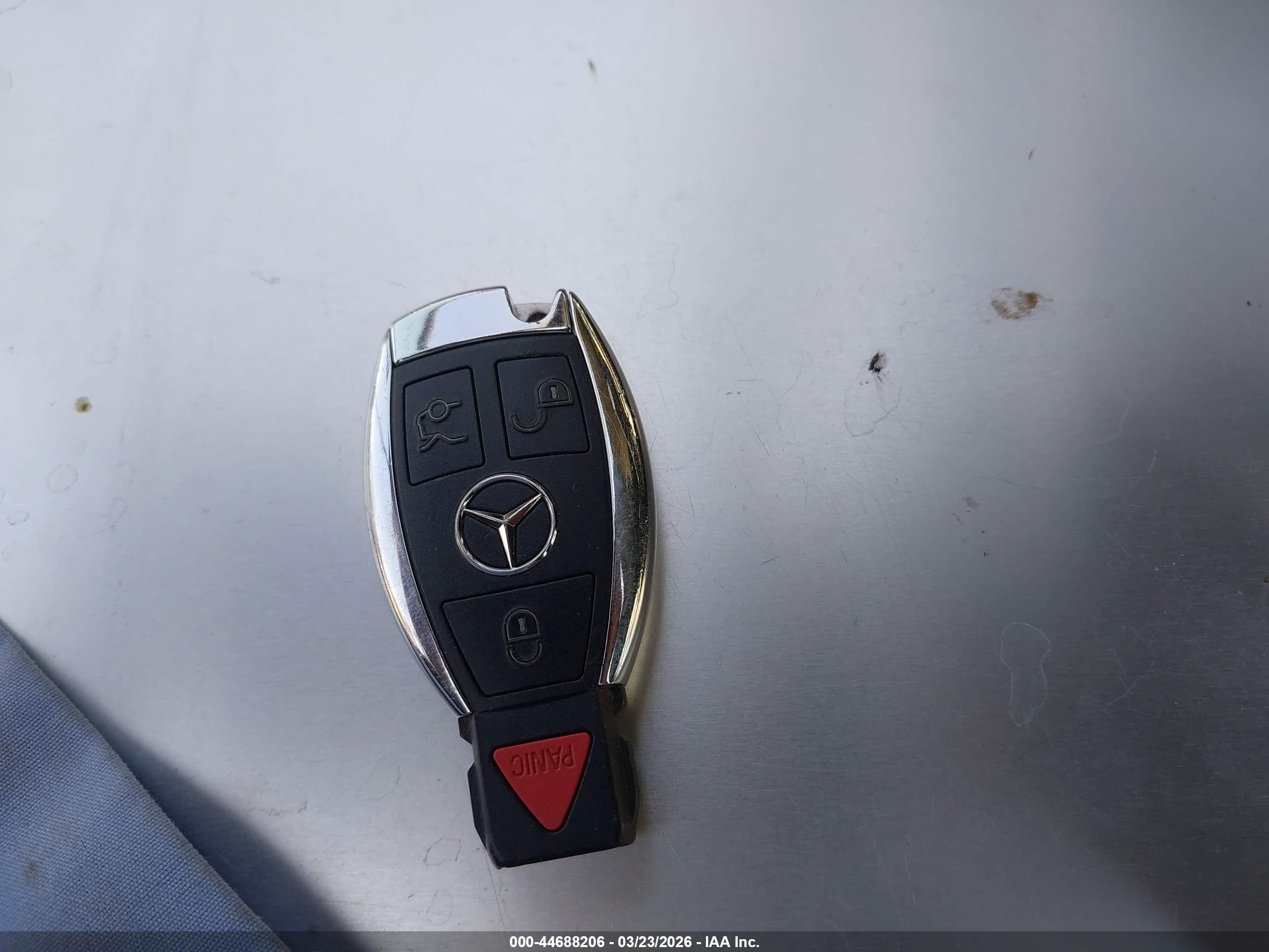 MERCEDES-BENZ E image 11