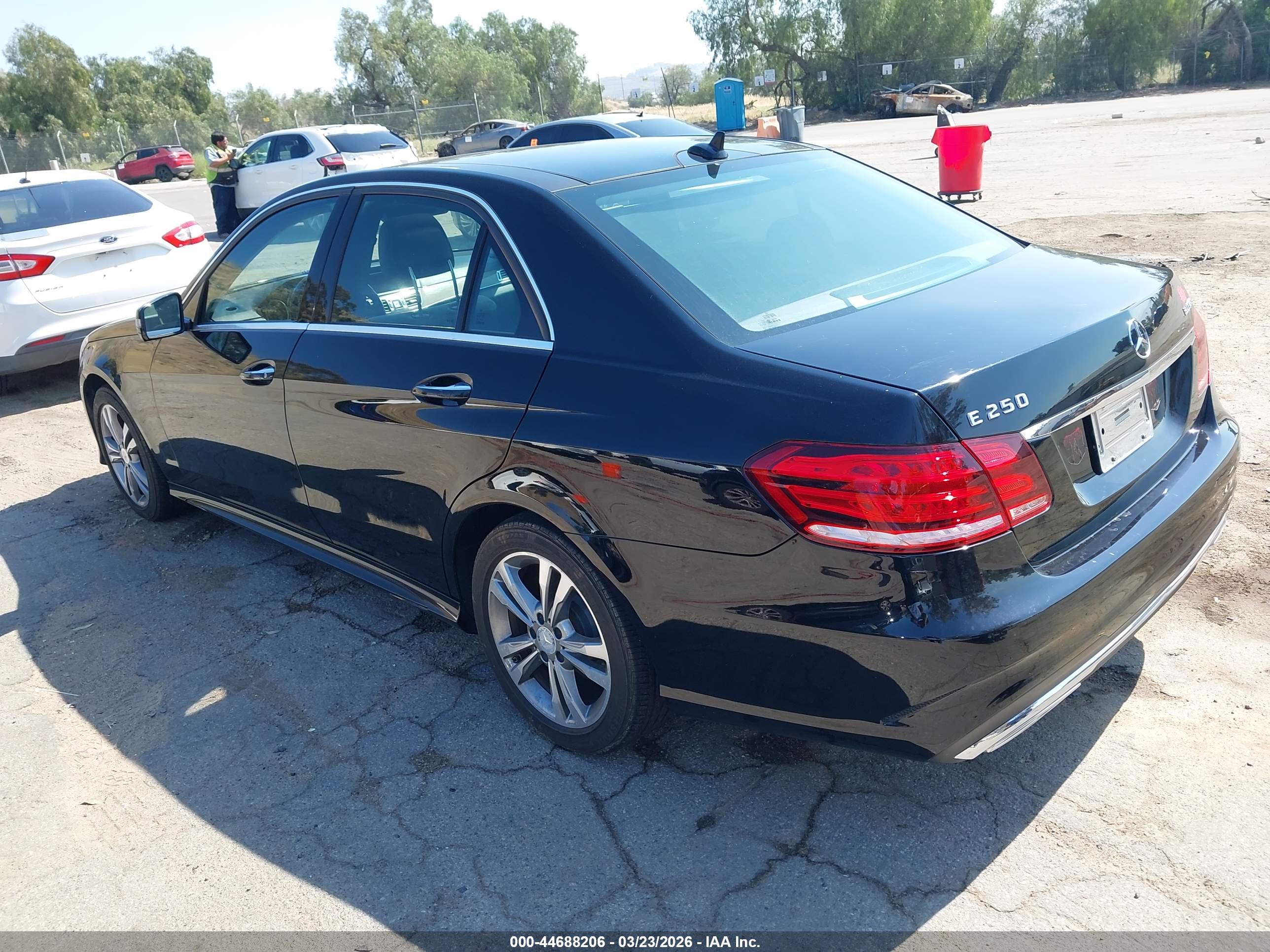 MERCEDES-BENZ E image 3