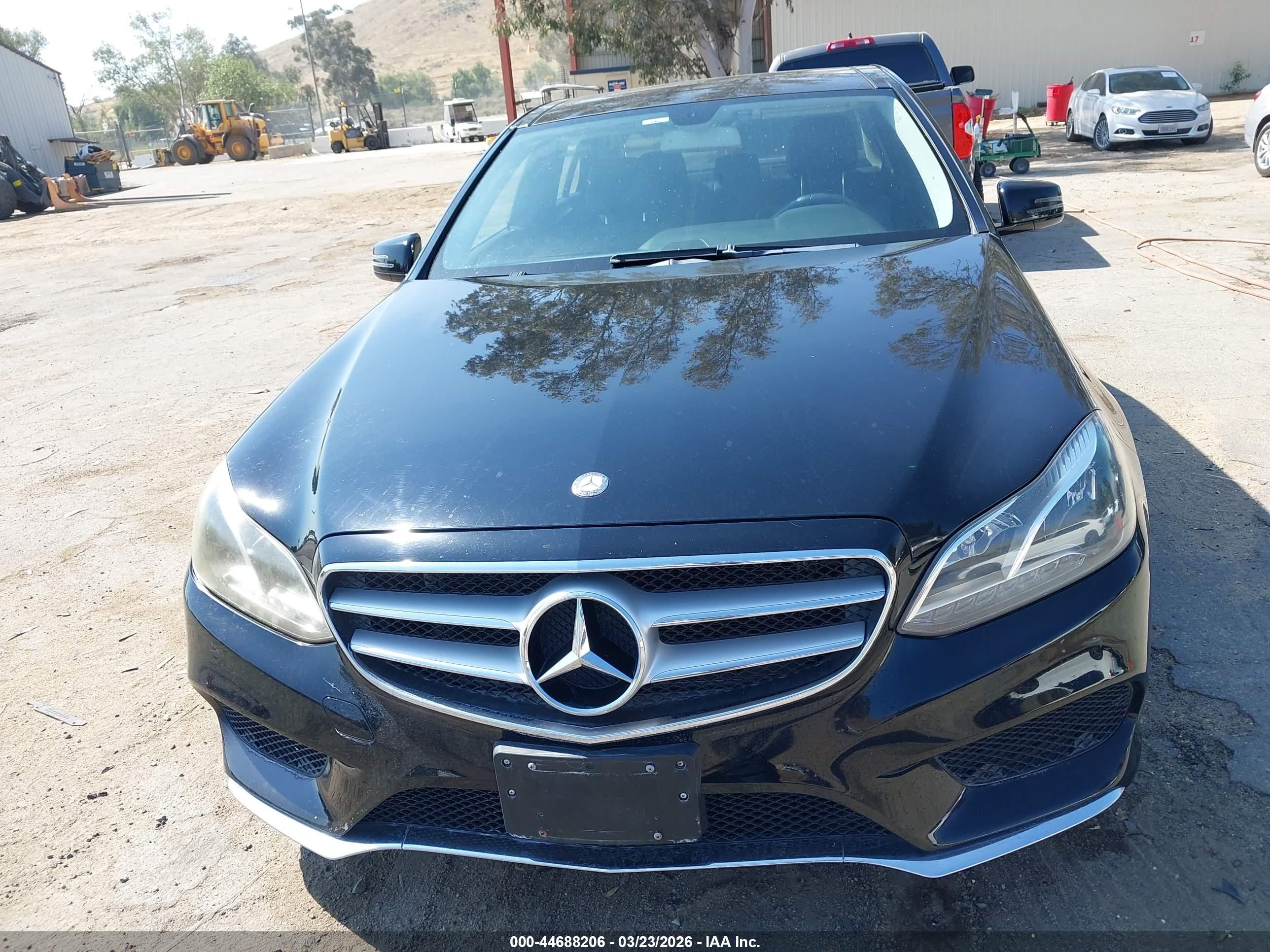 MERCEDES-BENZ E image 6