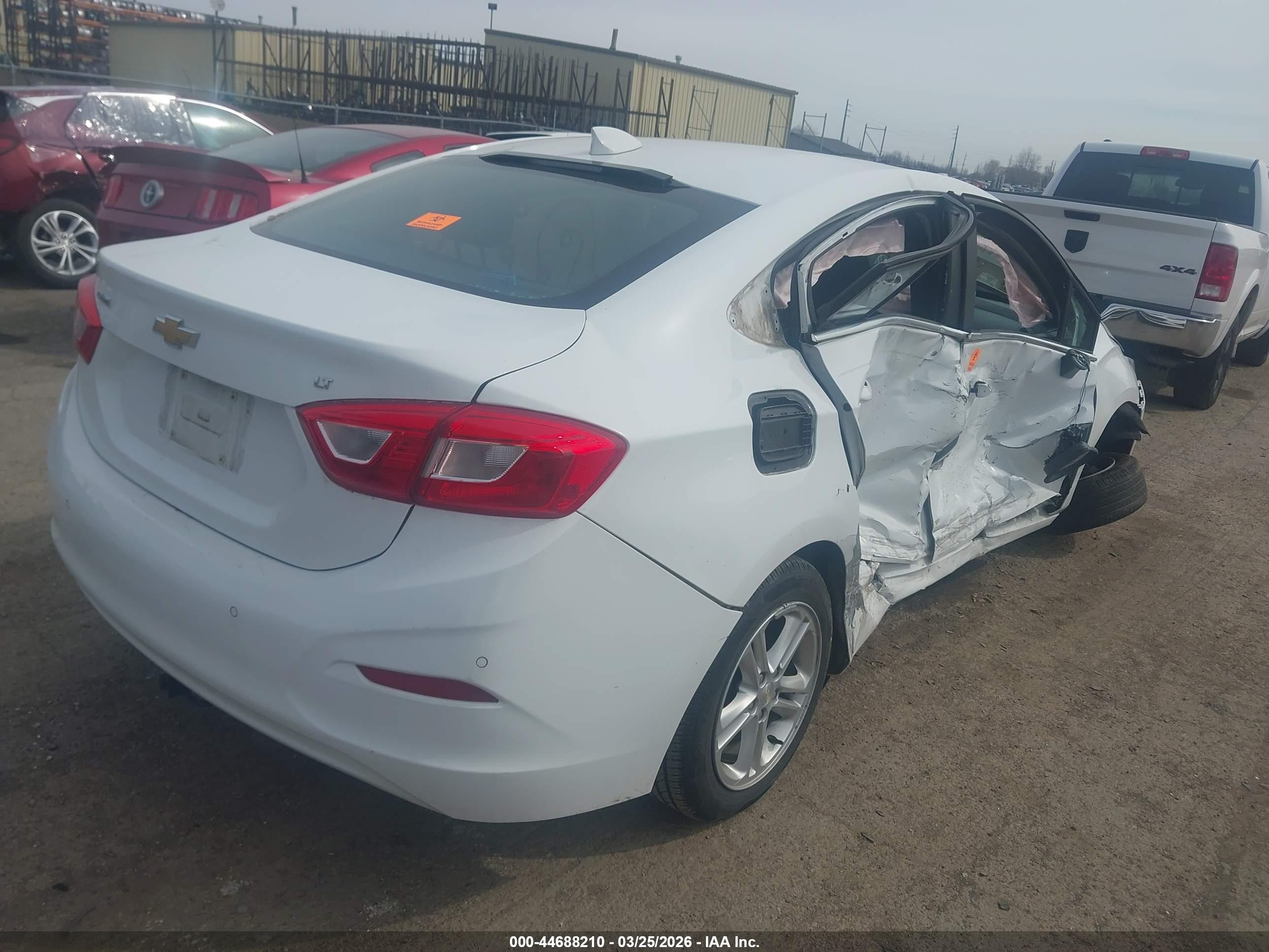 CHEVROLET CRUZE image 4