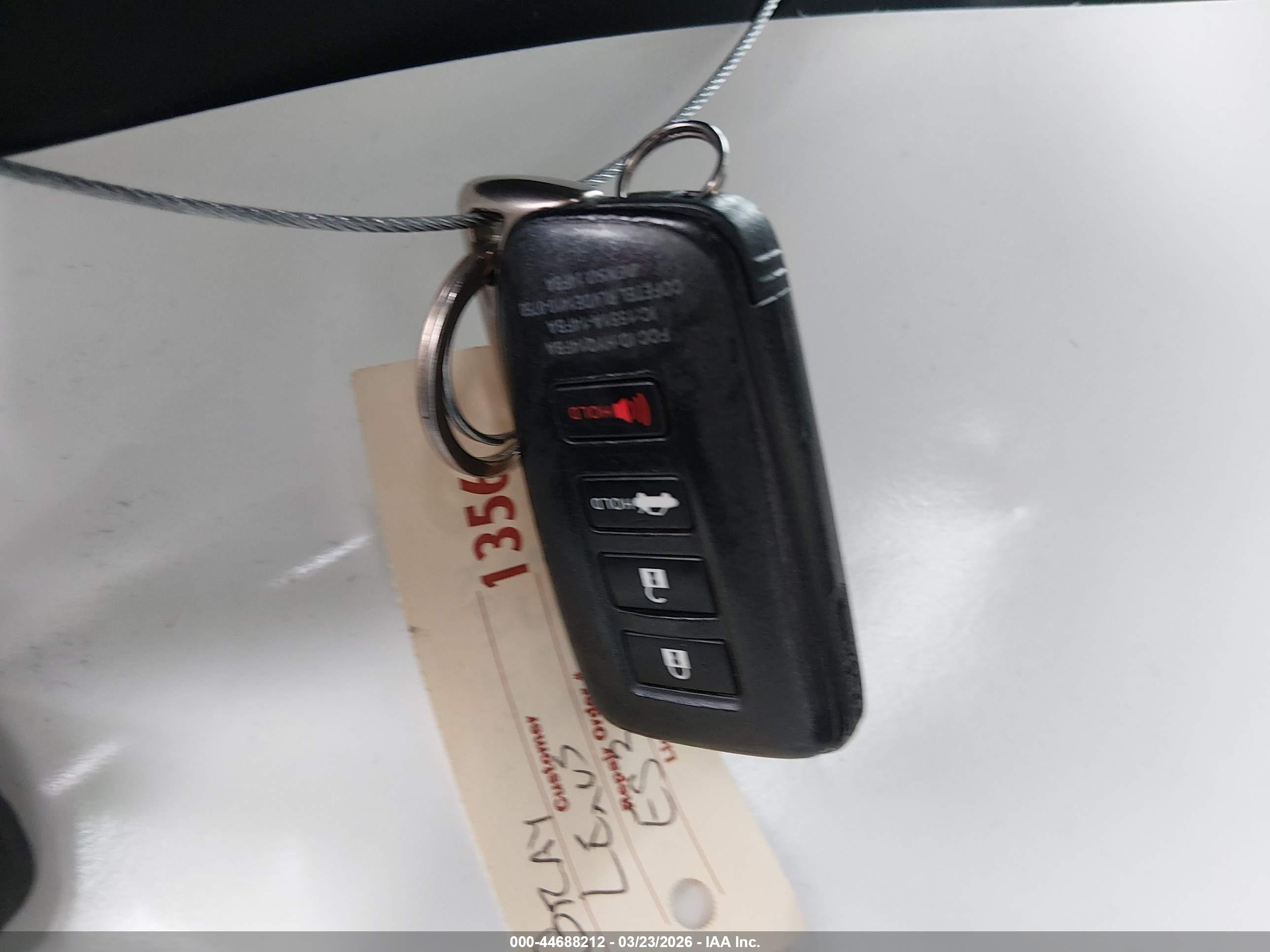 LEXUS ES image 11