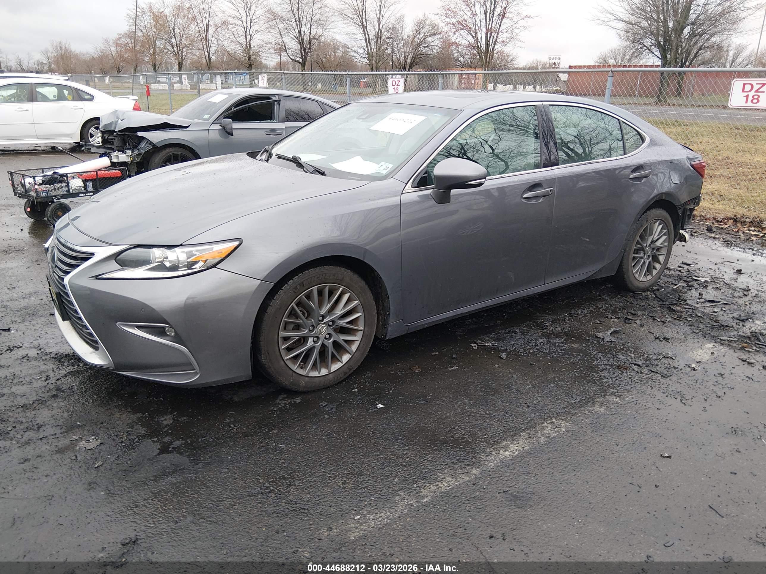 LEXUS ES image 2