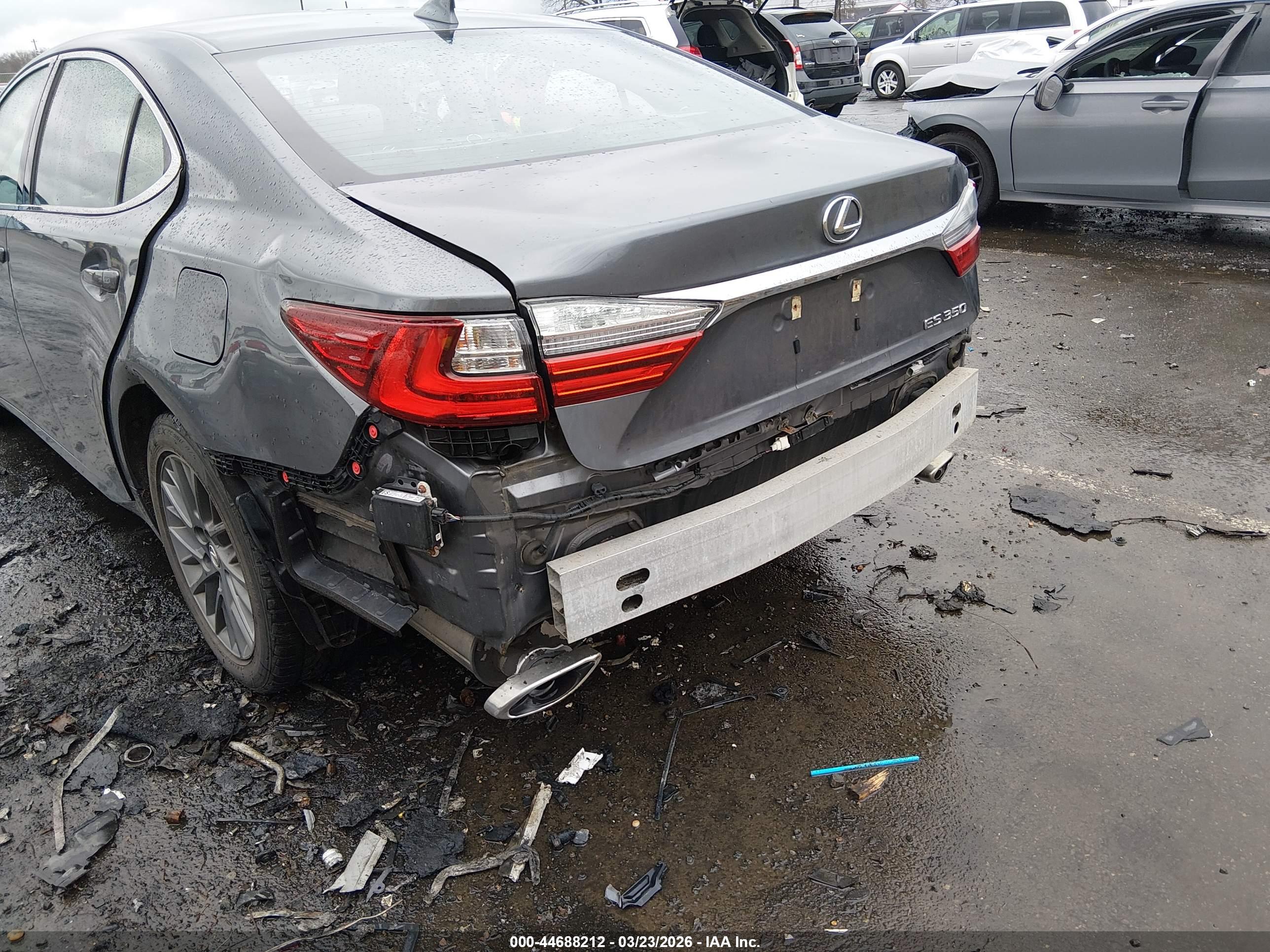 LEXUS ES image 6