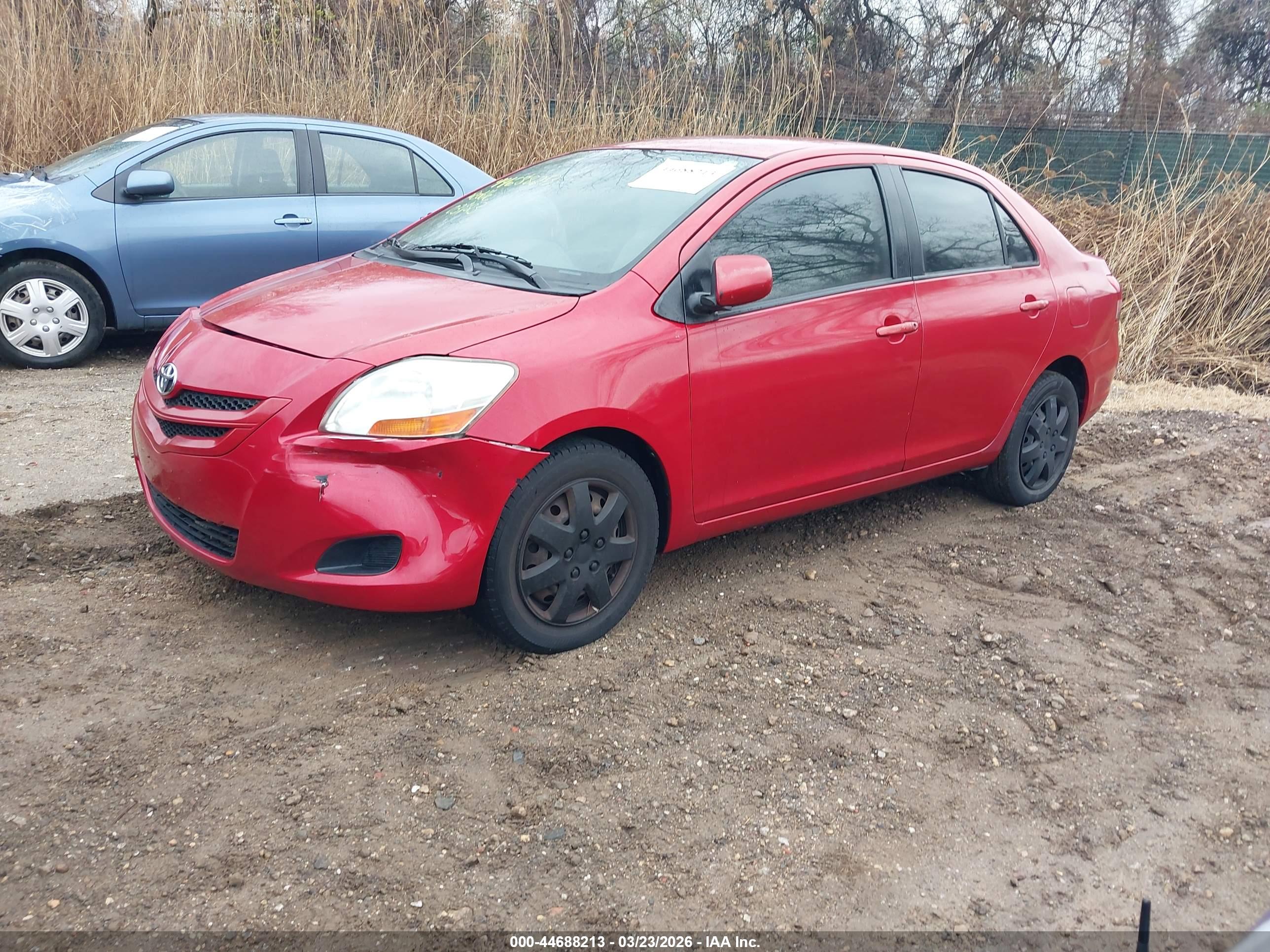 TOYOTA YARIS image 2