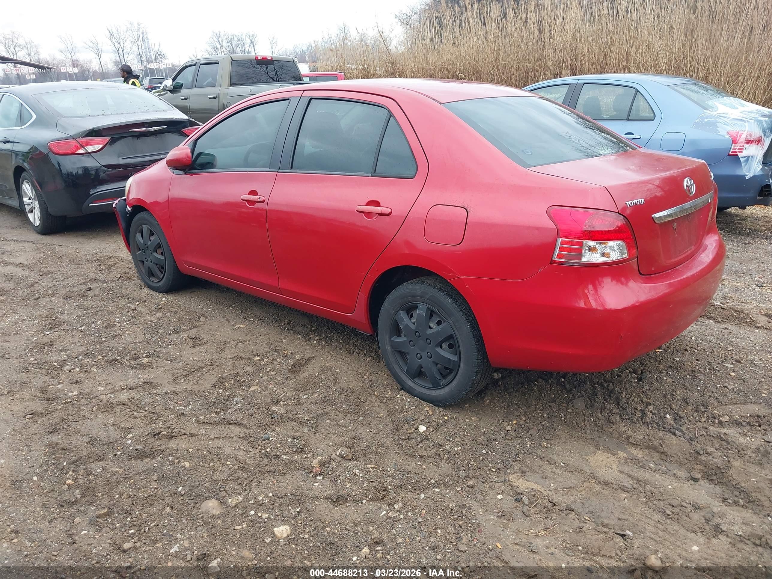 TOYOTA YARIS image 3