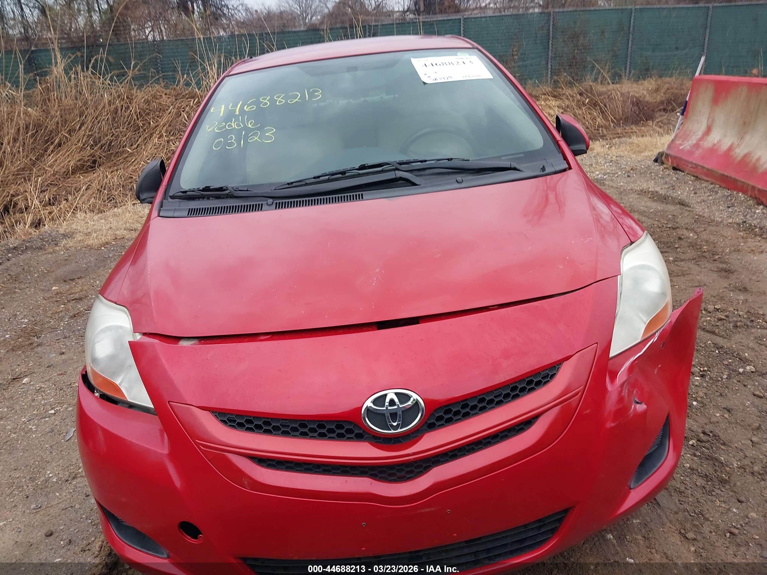 TOYOTA YARIS image 6