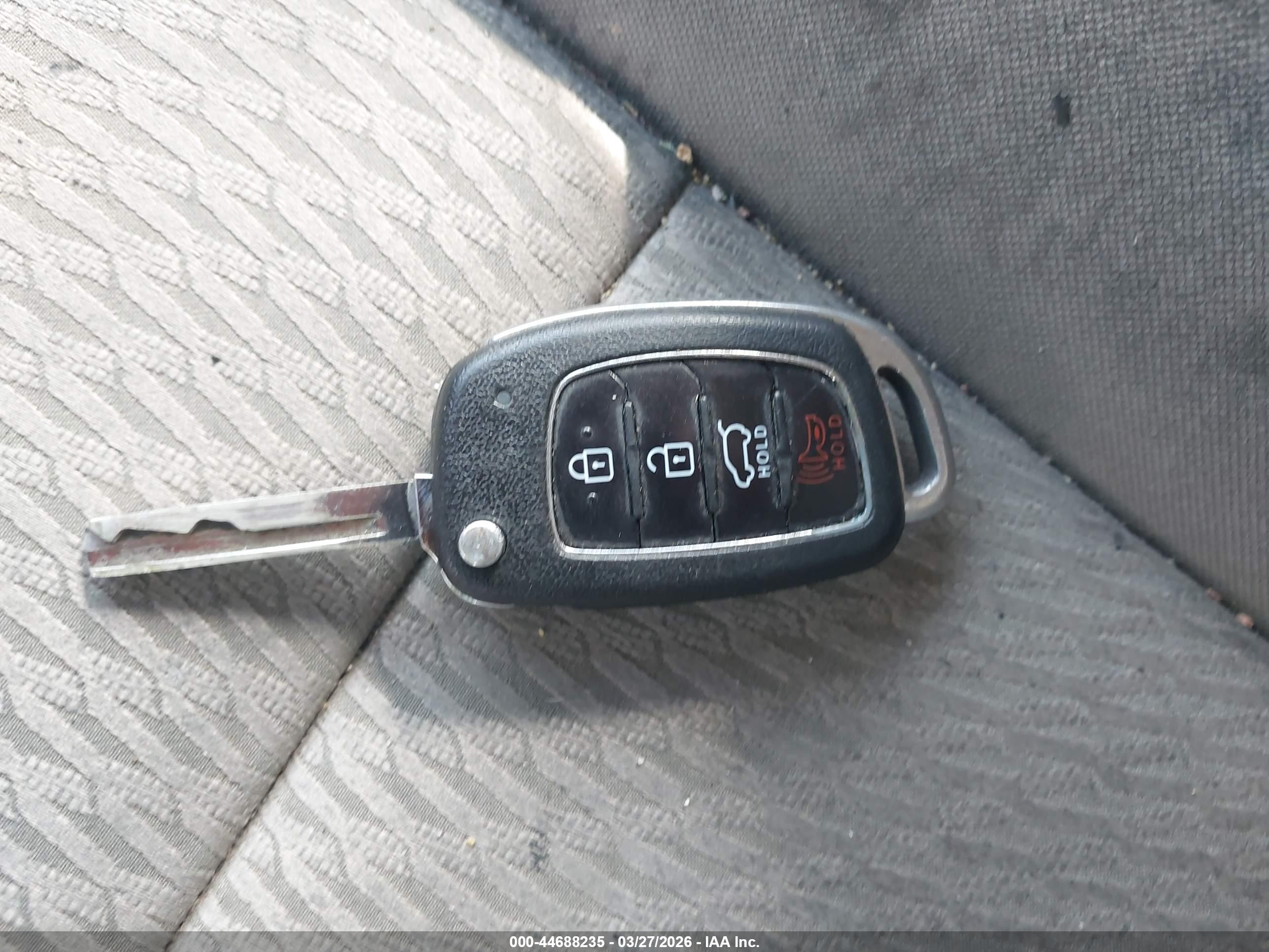HYUNDAI SANTA image 11