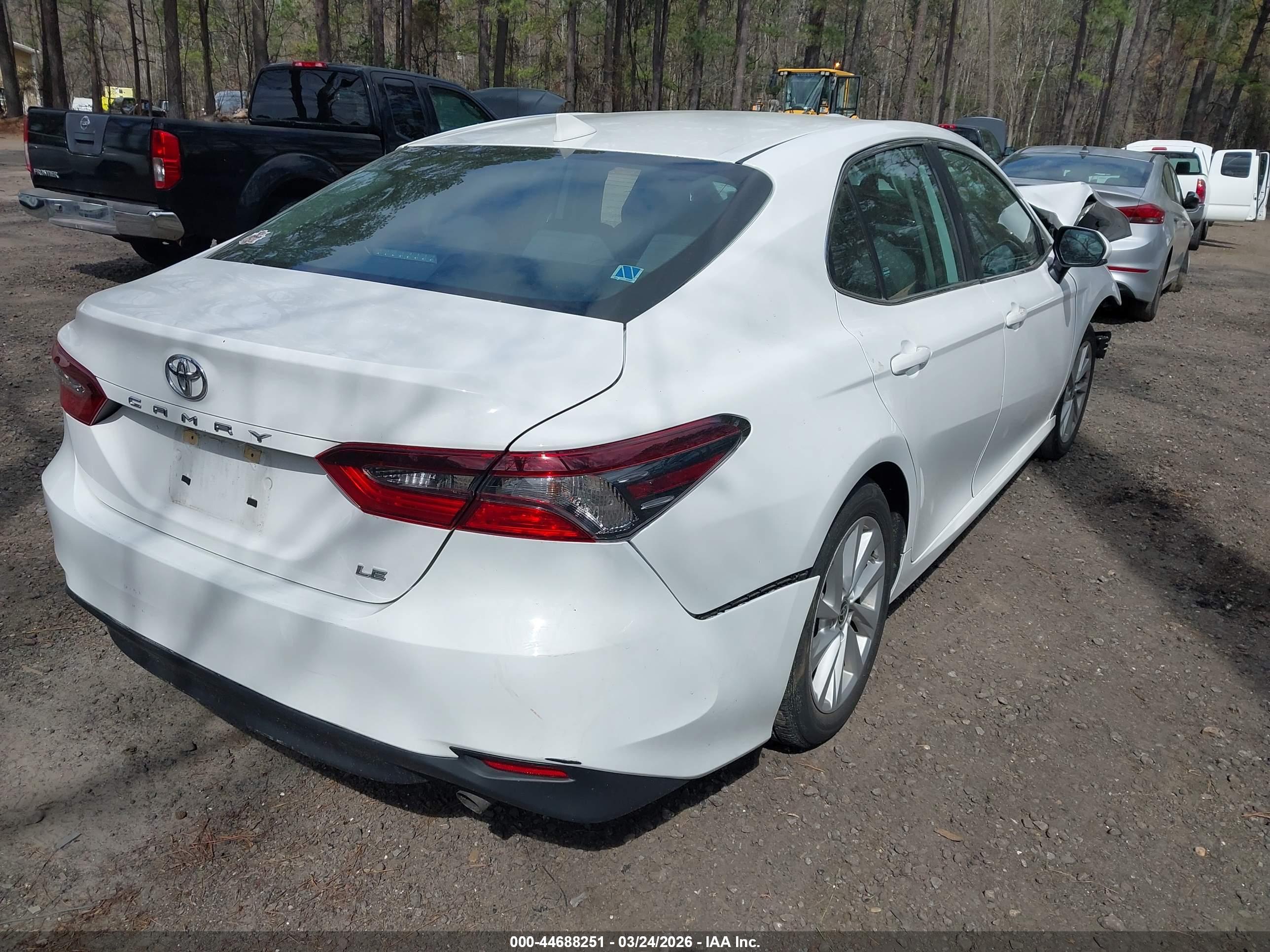 TOYOTA CAMRY image 4