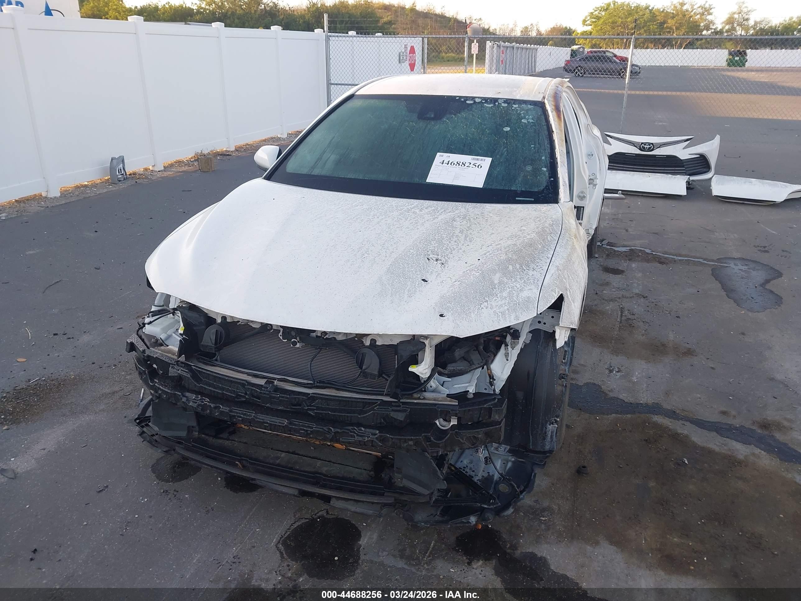 TOYOTA CAMRY image 6