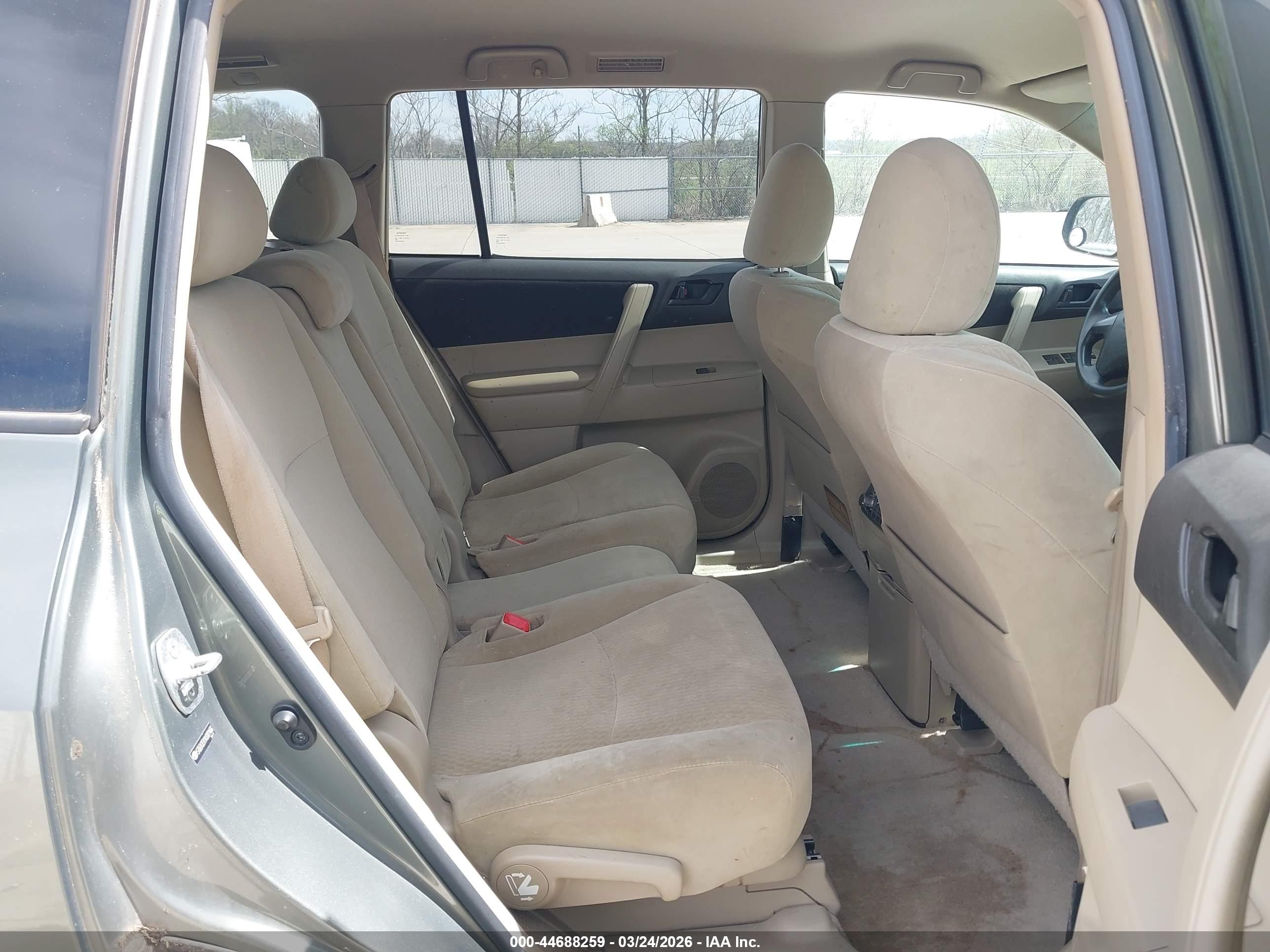 TOYOTA HIGHLANDER image 8