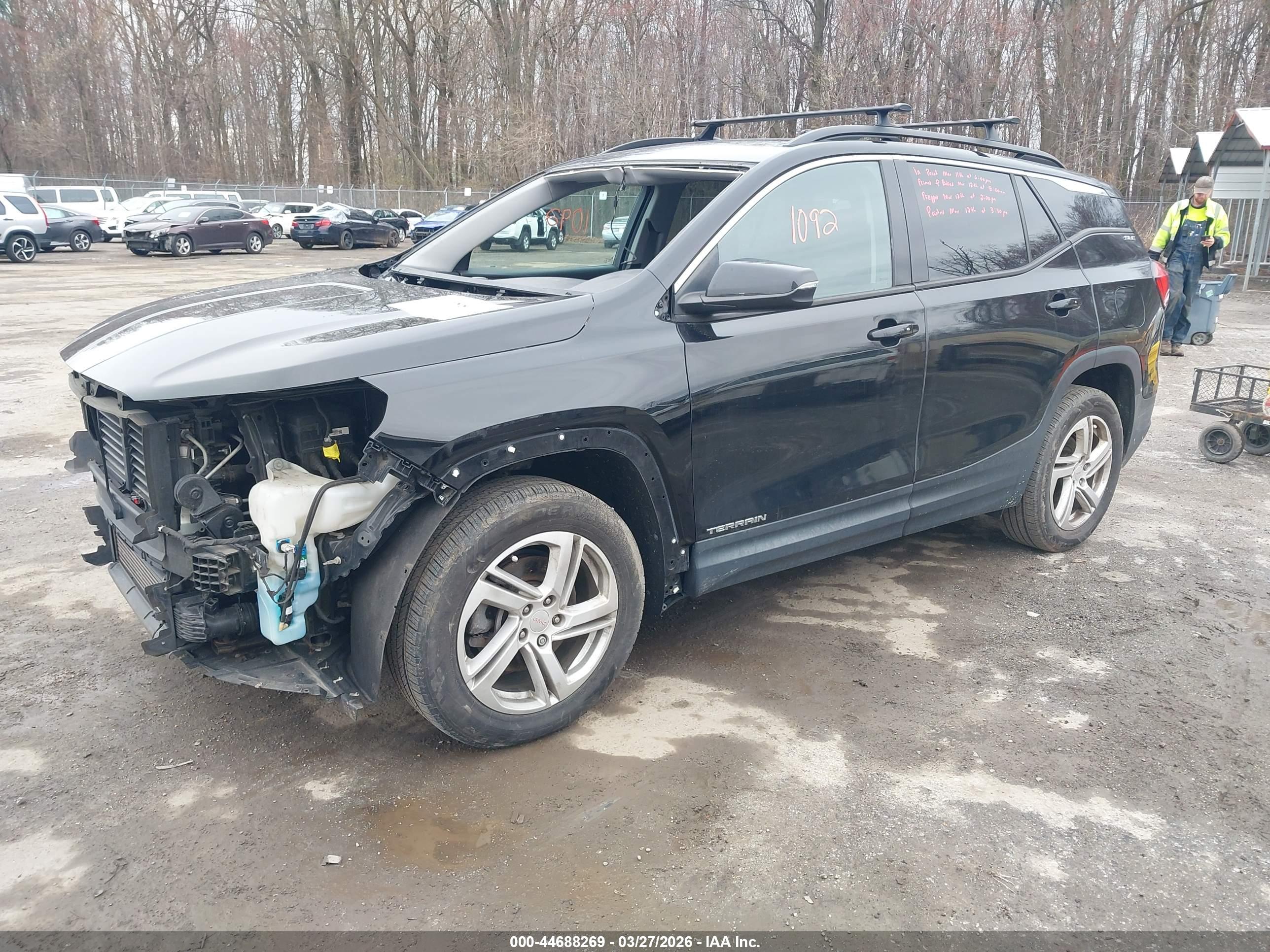 GMC TERRAIN image 2