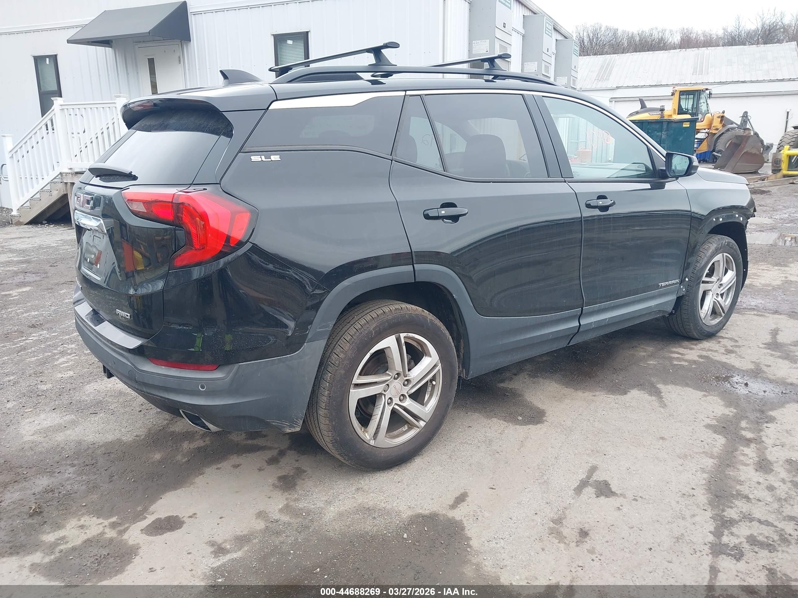 GMC TERRAIN image 4