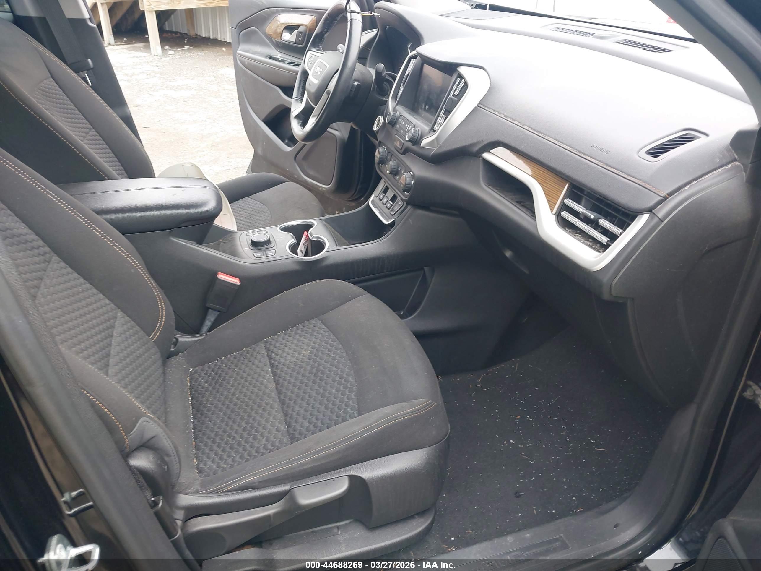 GMC TERRAIN image 5